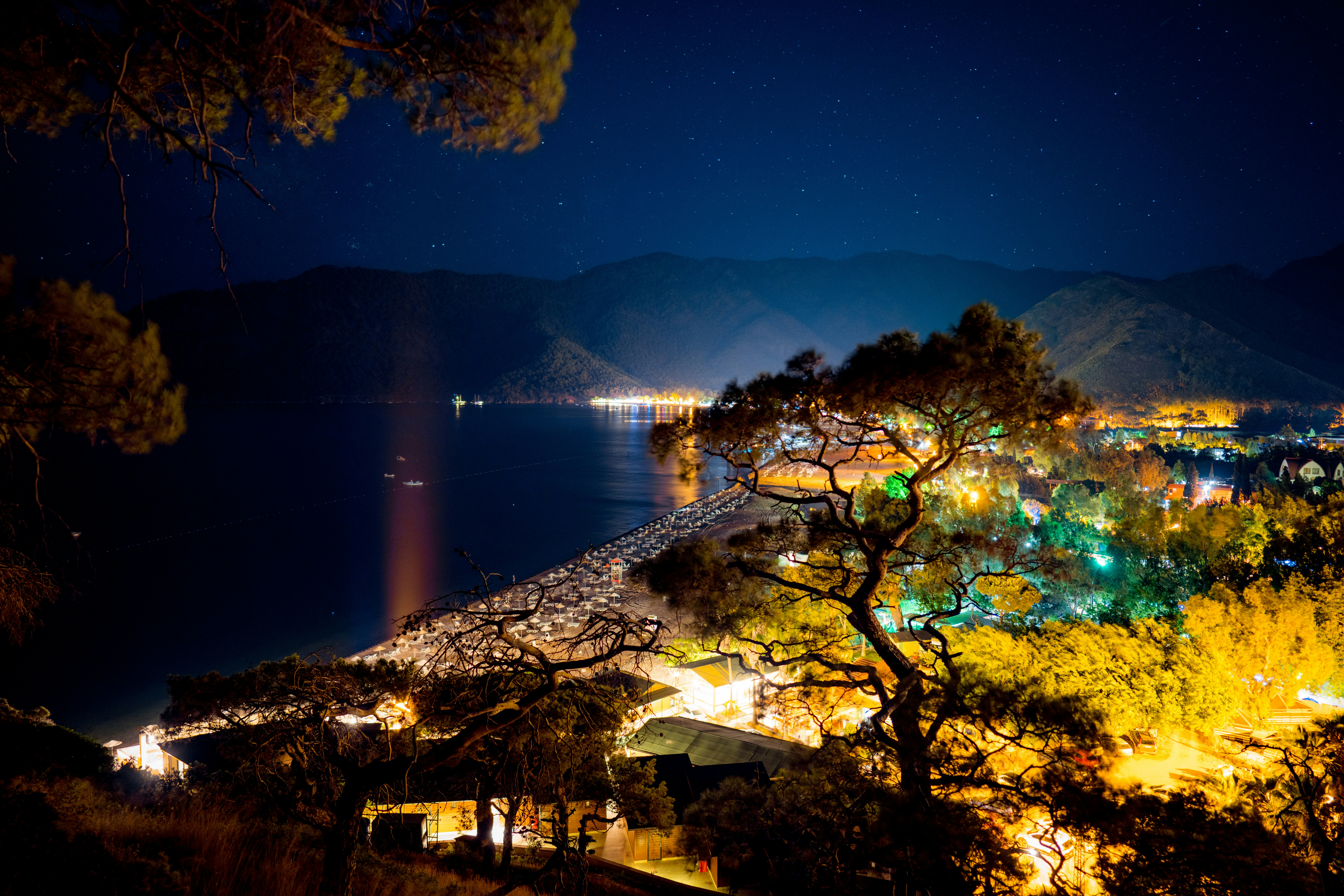 Photo by raimondklavins