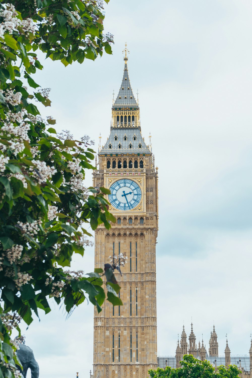 um relógio no Big Ben