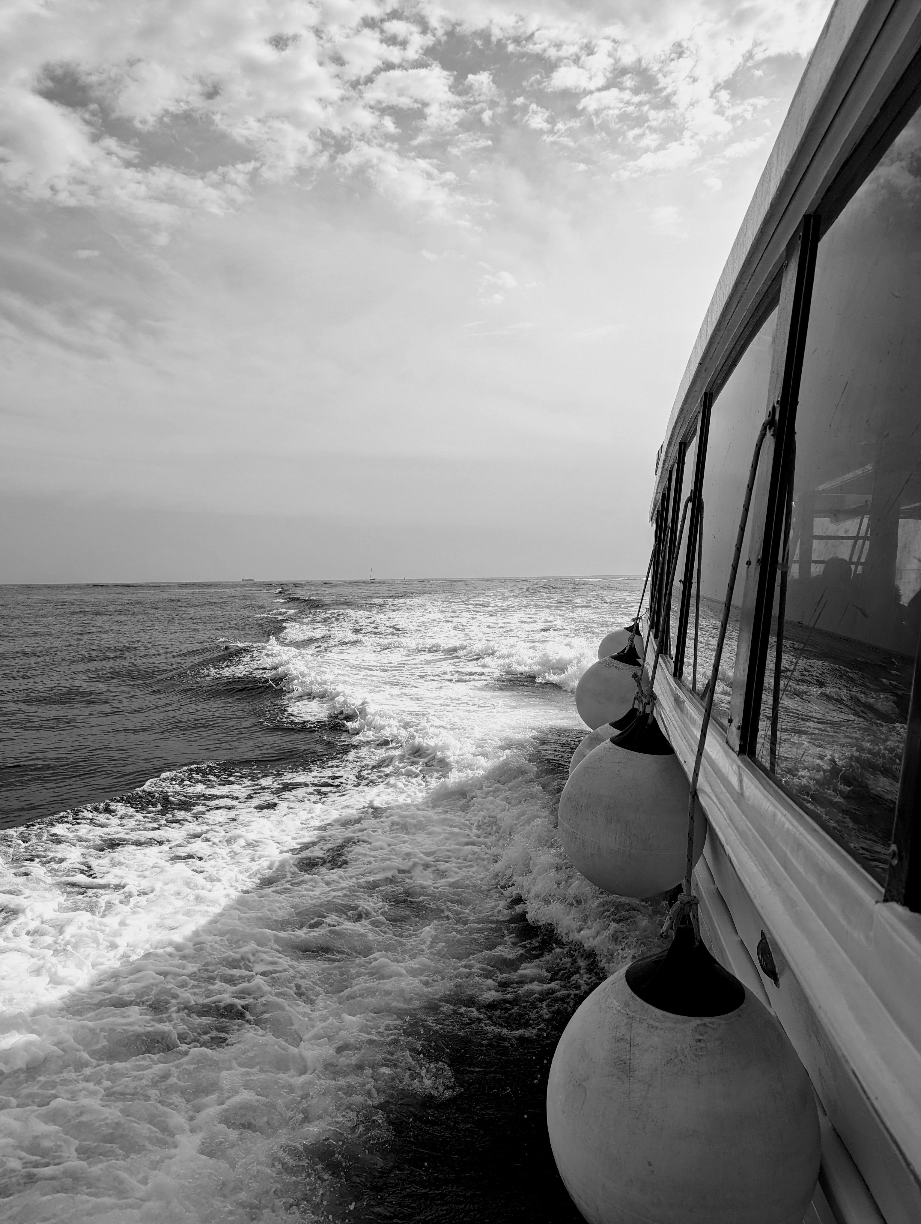Ein Boot auf dem Wasser