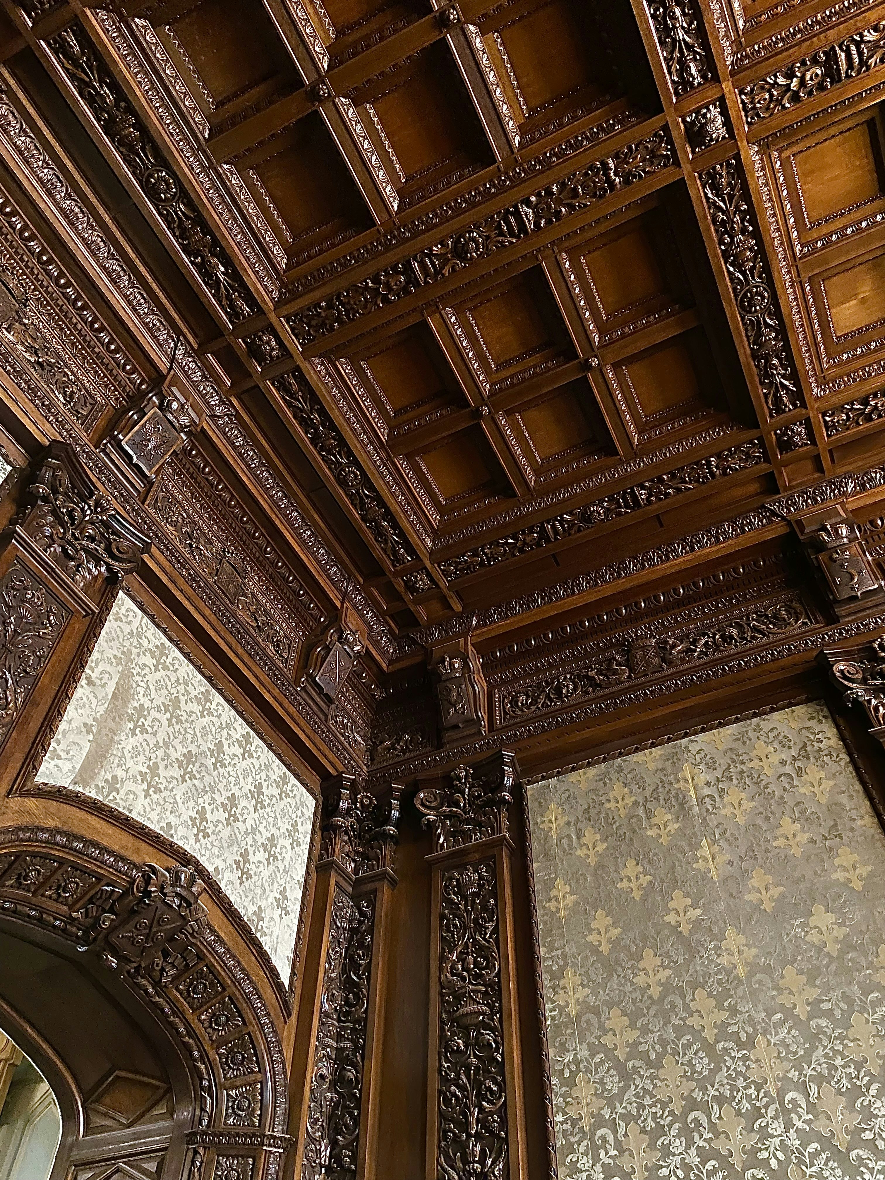 Exploring Luxury Woodwork in Delhi NCR