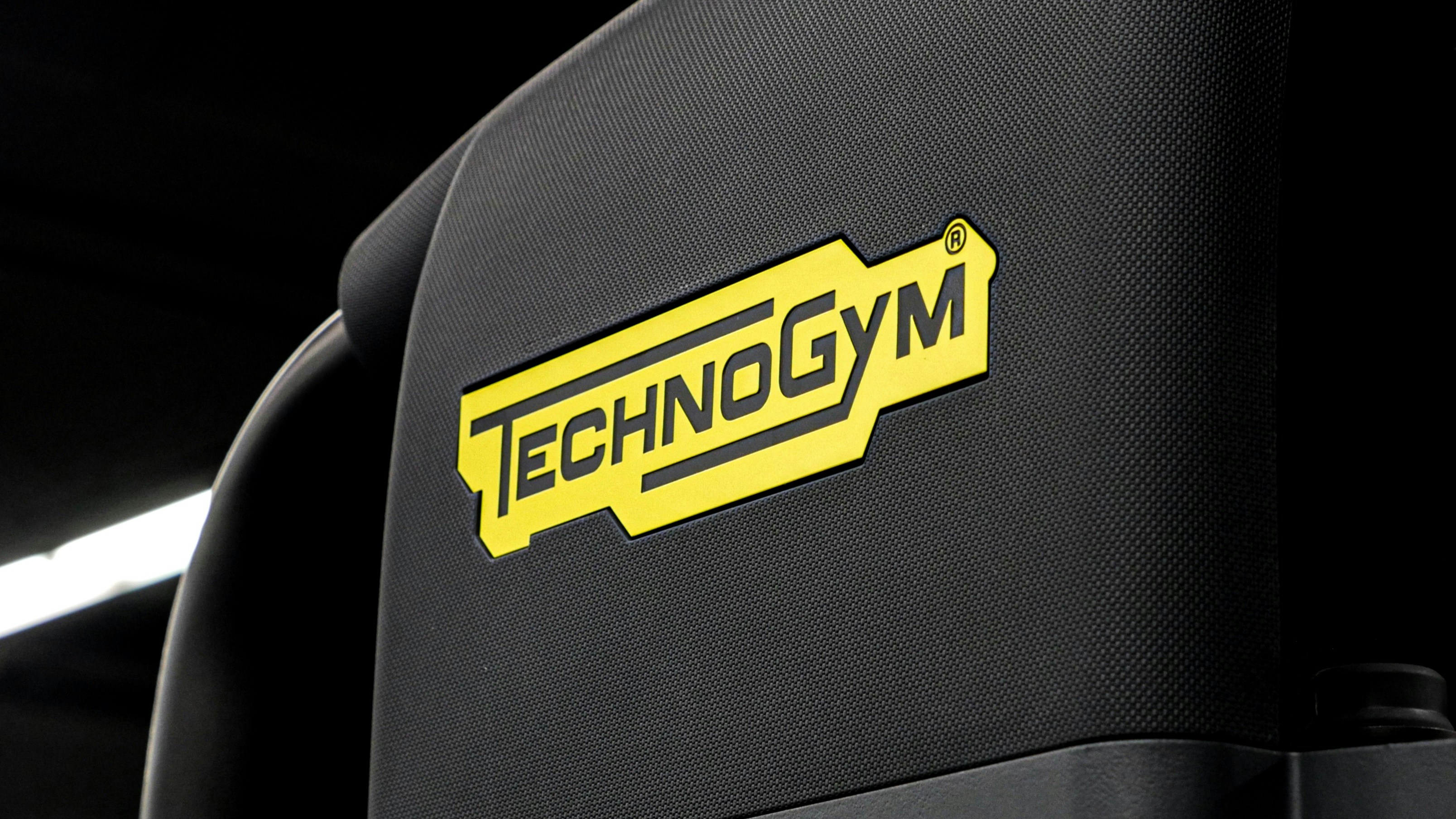 Fitness tracking interface