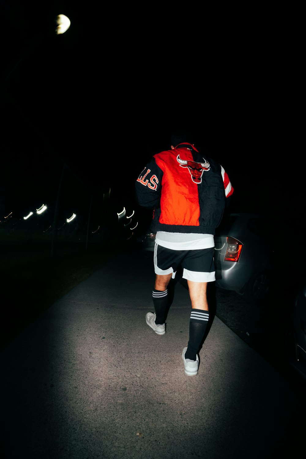 una persona con uniforme deportivo