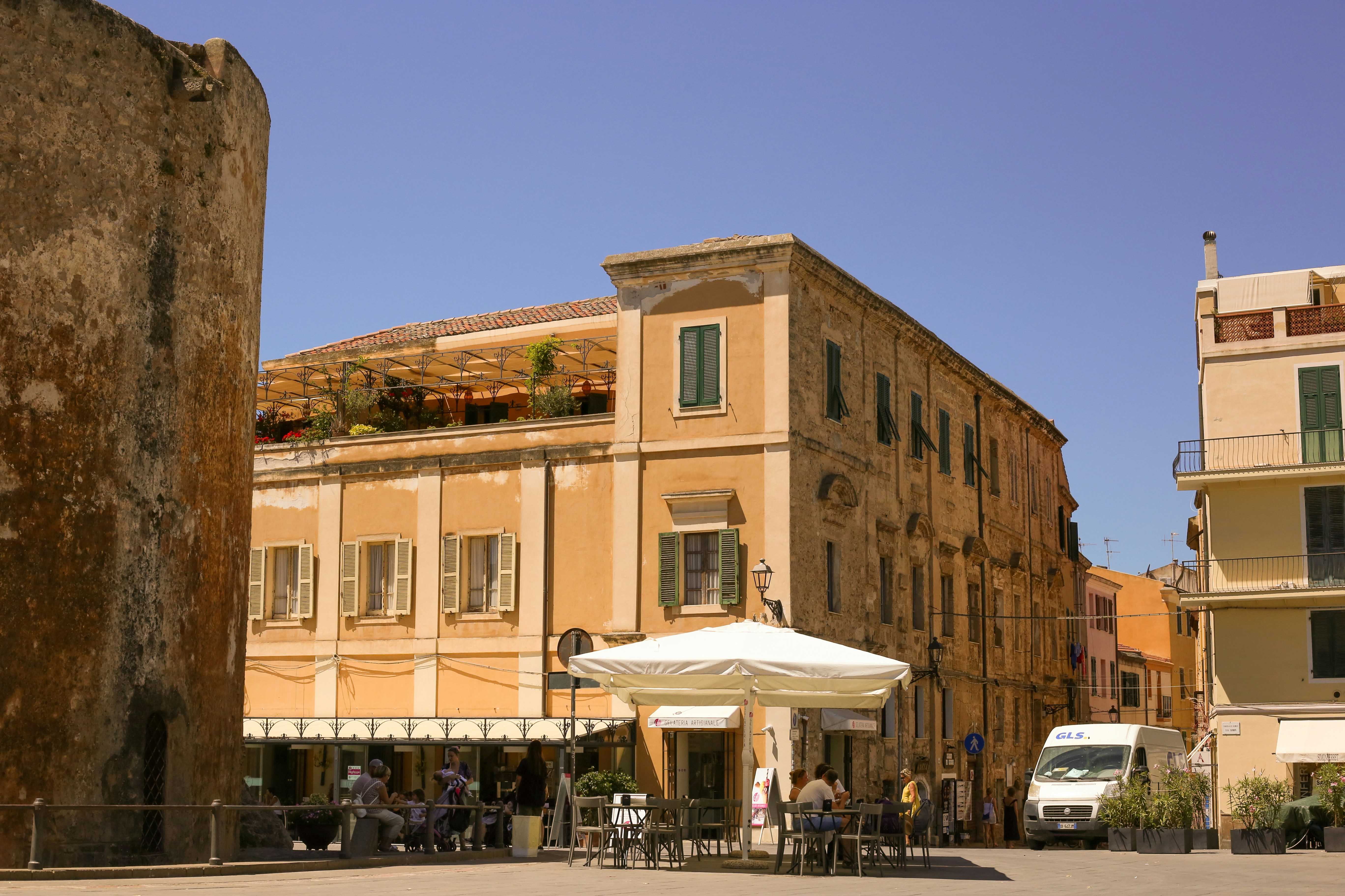 Experience the Charm and Beauty of Historic Alghero