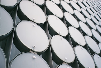 a group of black and white circles