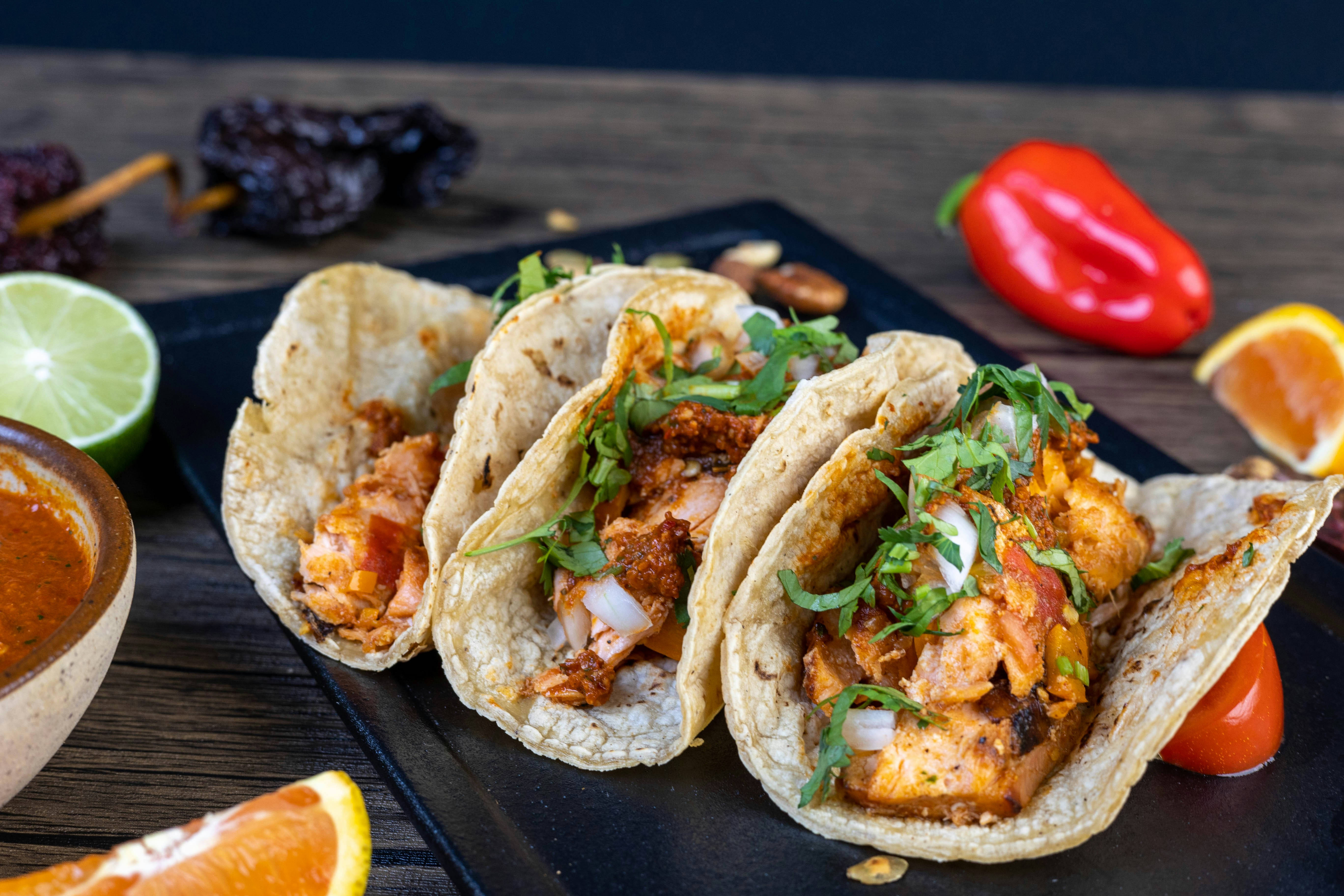 Tacos z kurczakiem chipotle i kalafiorem