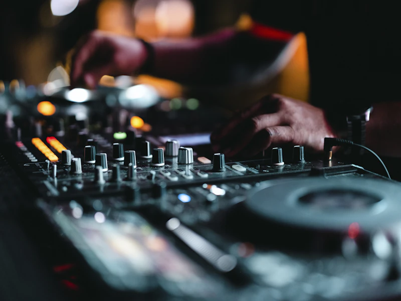 DJs & Sets