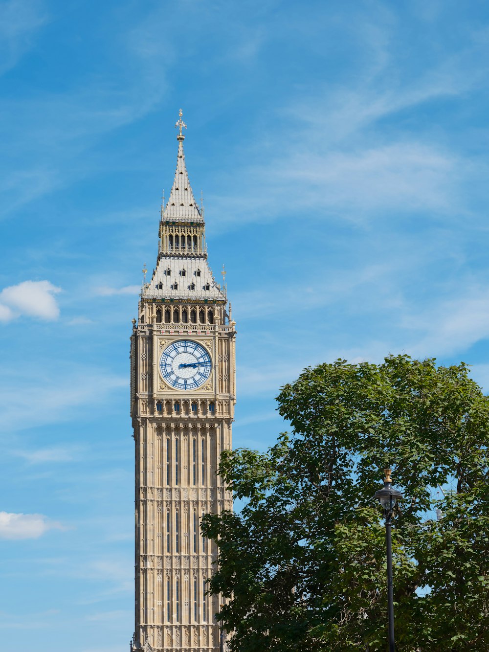 un reloj en el Big Ben