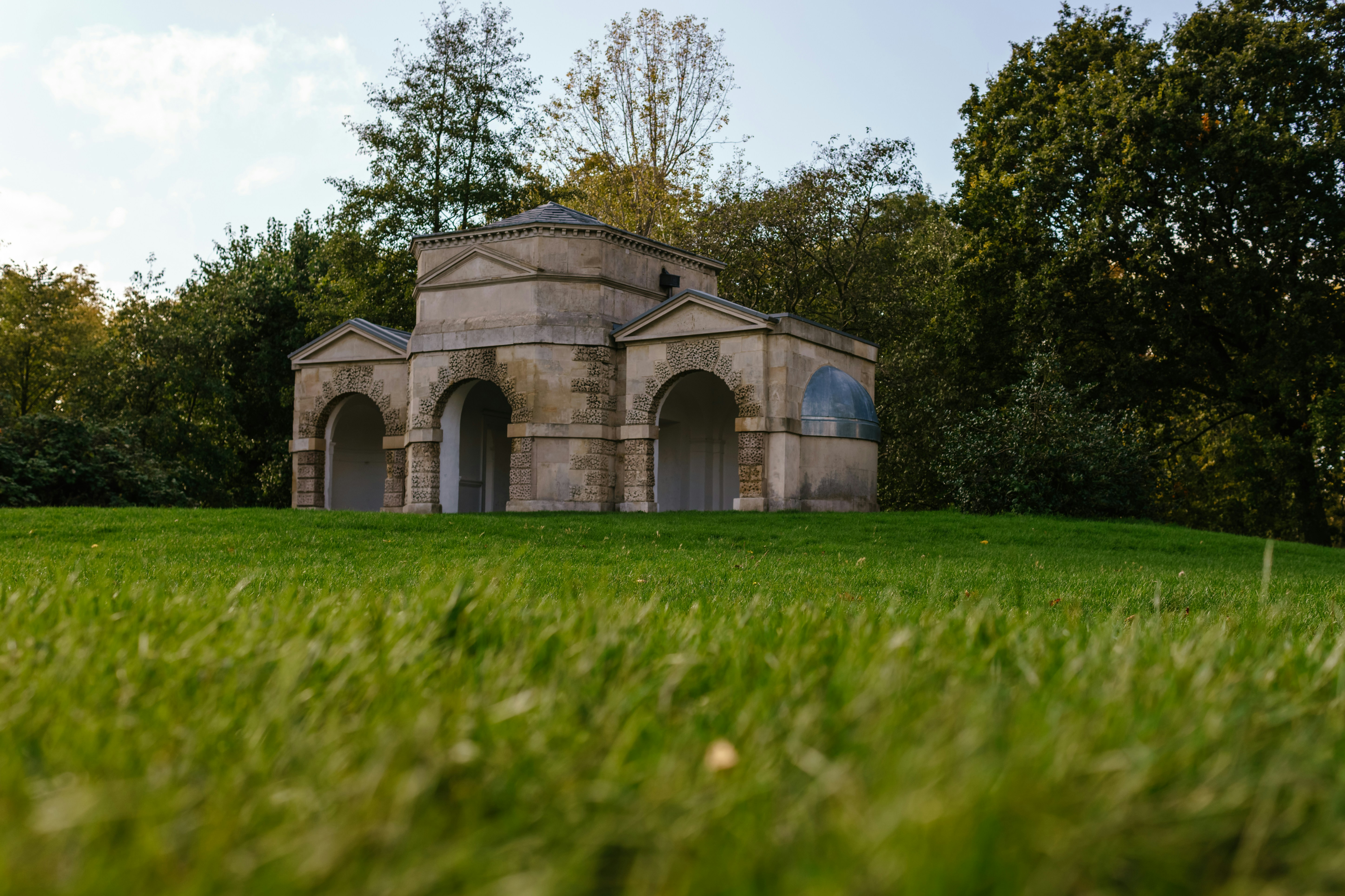 Photo by igorharrier