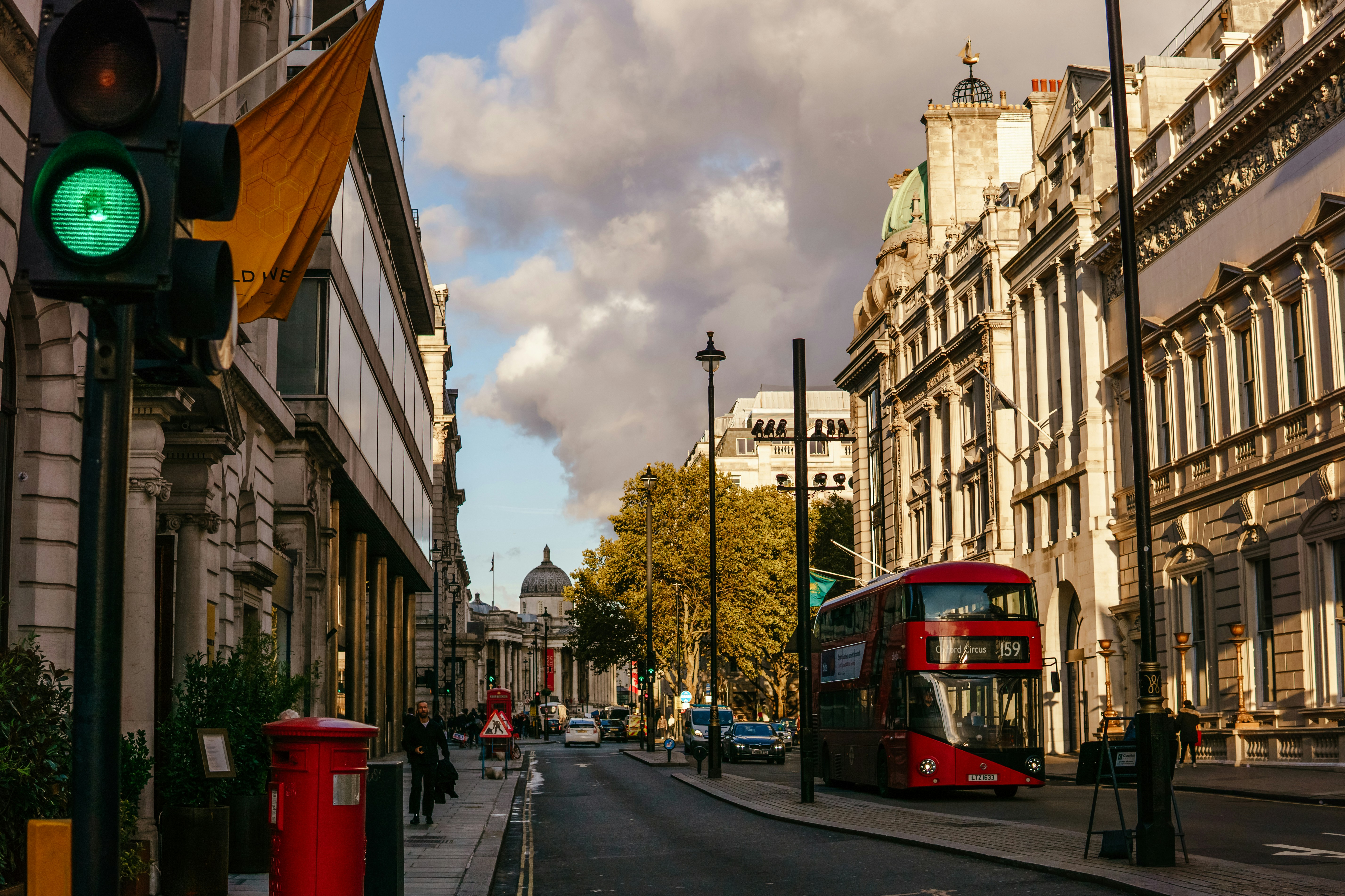 Photo by igorharrier