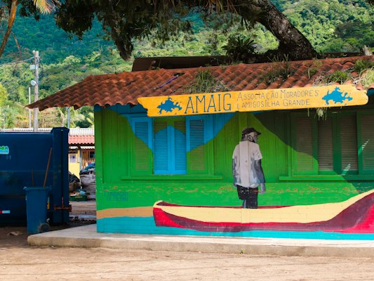 A painted beach shack in Vila do Abraão — Ilha Grande, Brazil