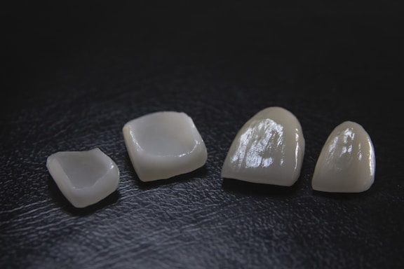 a group of white marbles