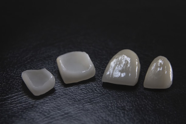 a group of white marbles