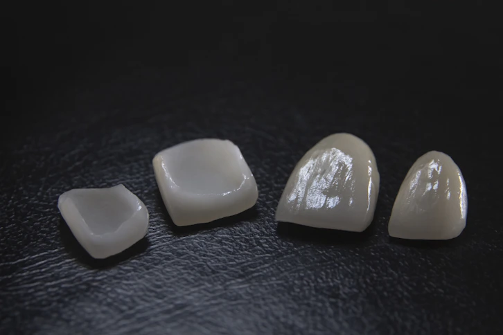 a group of white marbles