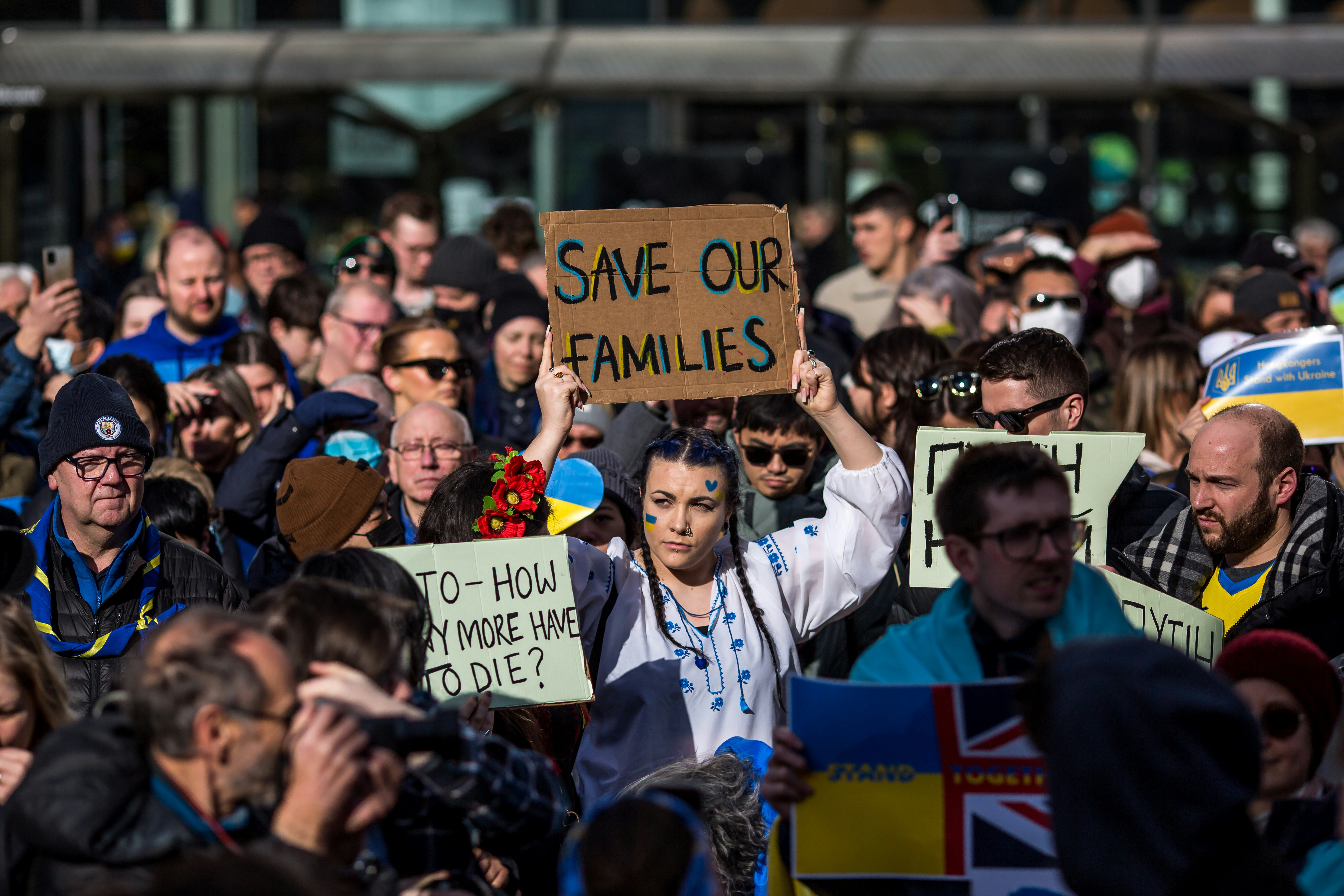 Piccadilly Gardens, Manchester, 5th March 2022.

Manchester stands with Ukraine.

#Ukraine #standwithukraine #manchester #manchesterukraine #canonphotography #canonphoto #canonphotographer #streetphotography #streetphotographer #manchesterphotography #manchesterphotographer