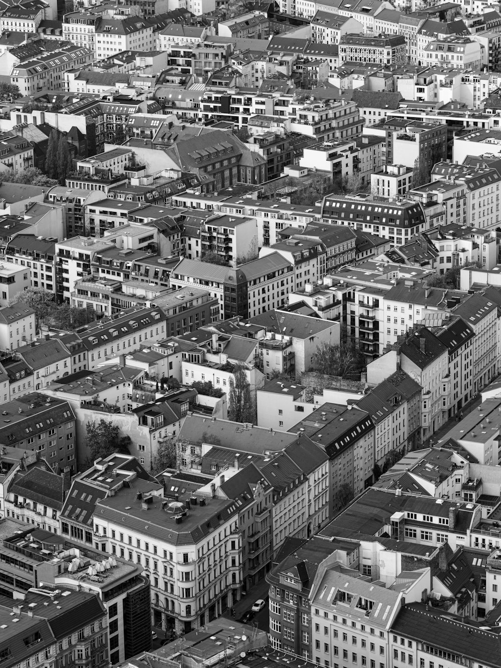uma vista aérea de uma cidade