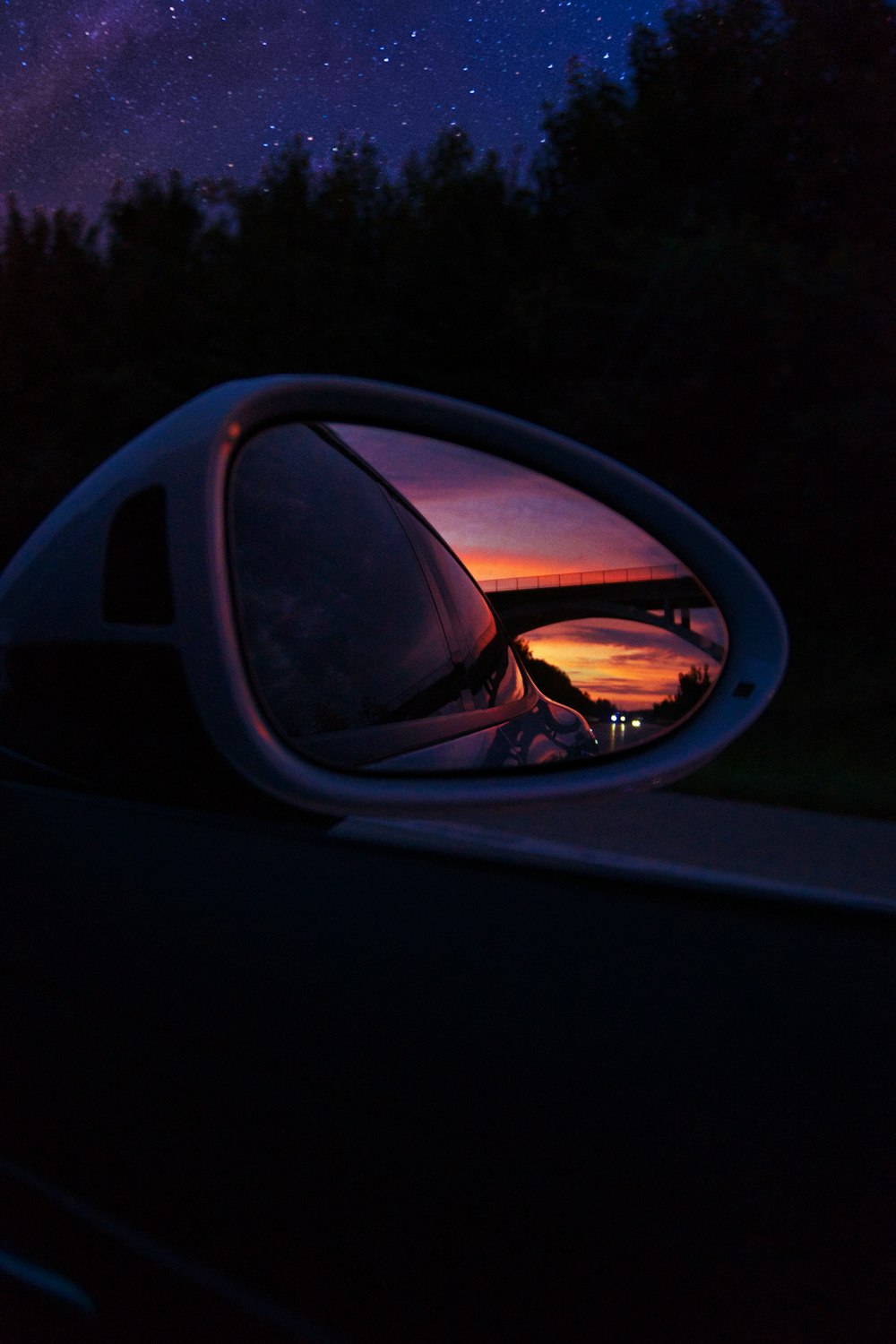 a car with a red light