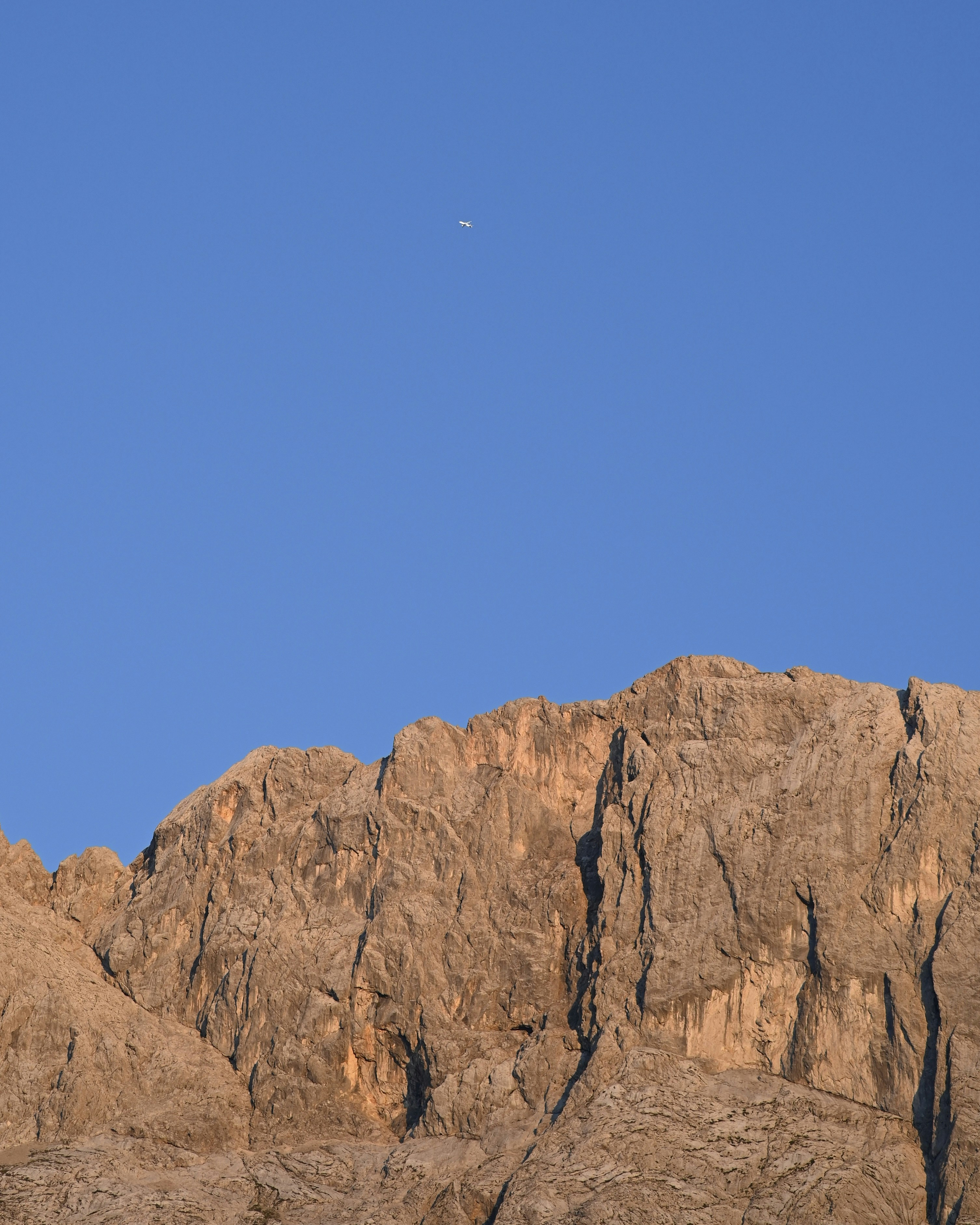 Photo by mortezakhalili