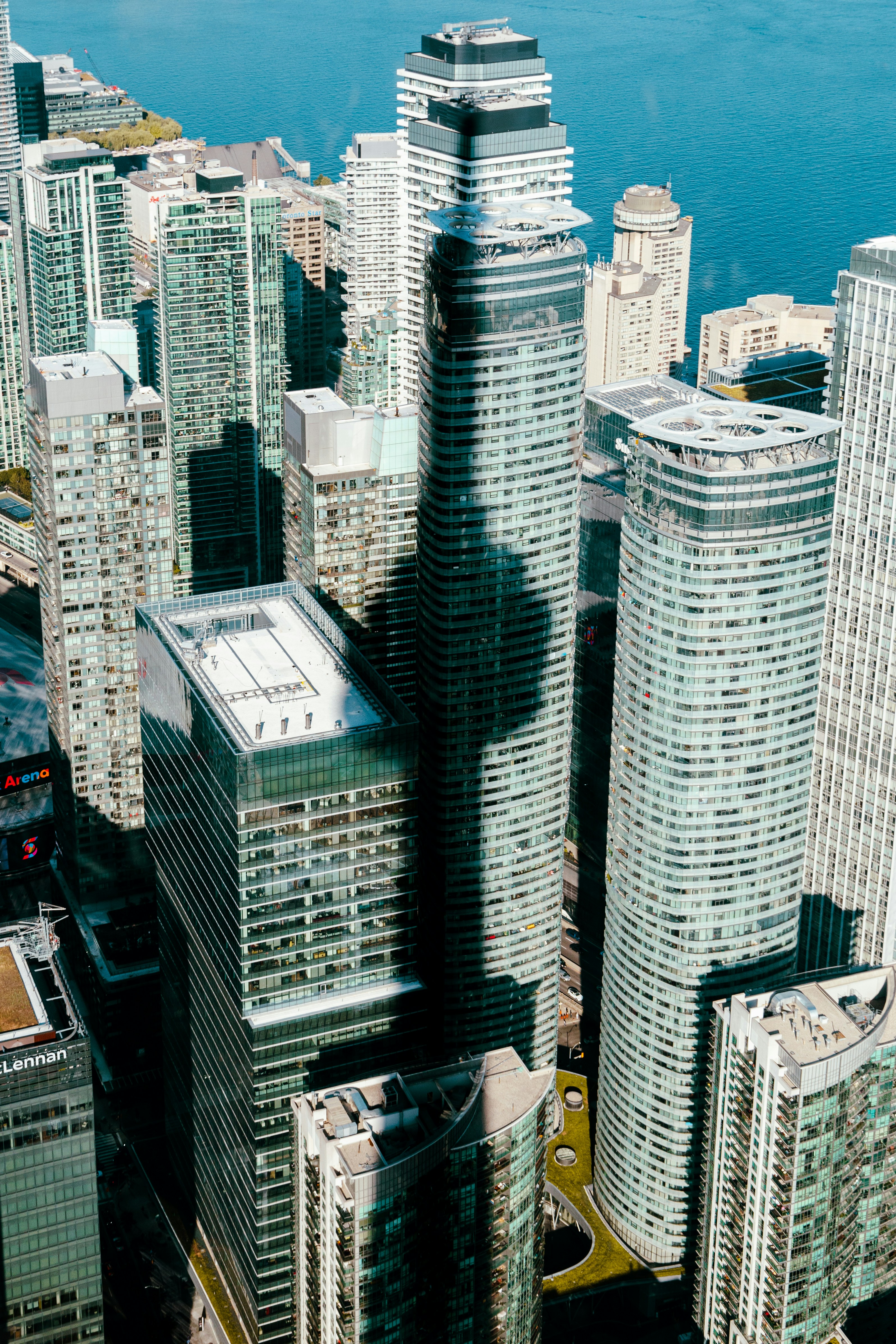 Photo by maxim_klimashin