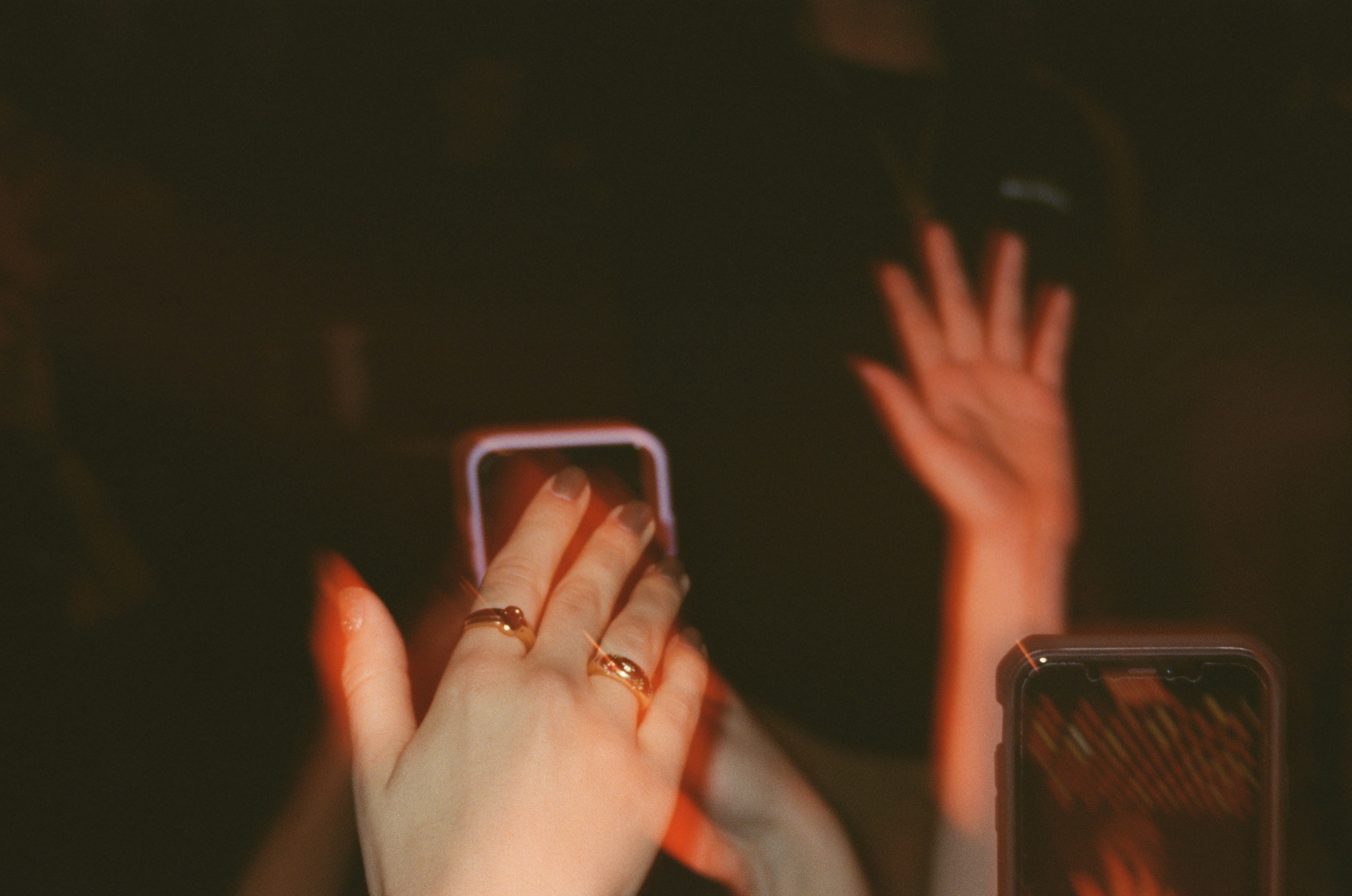 Hand reaching for phone - Kentucky alcohol treatment