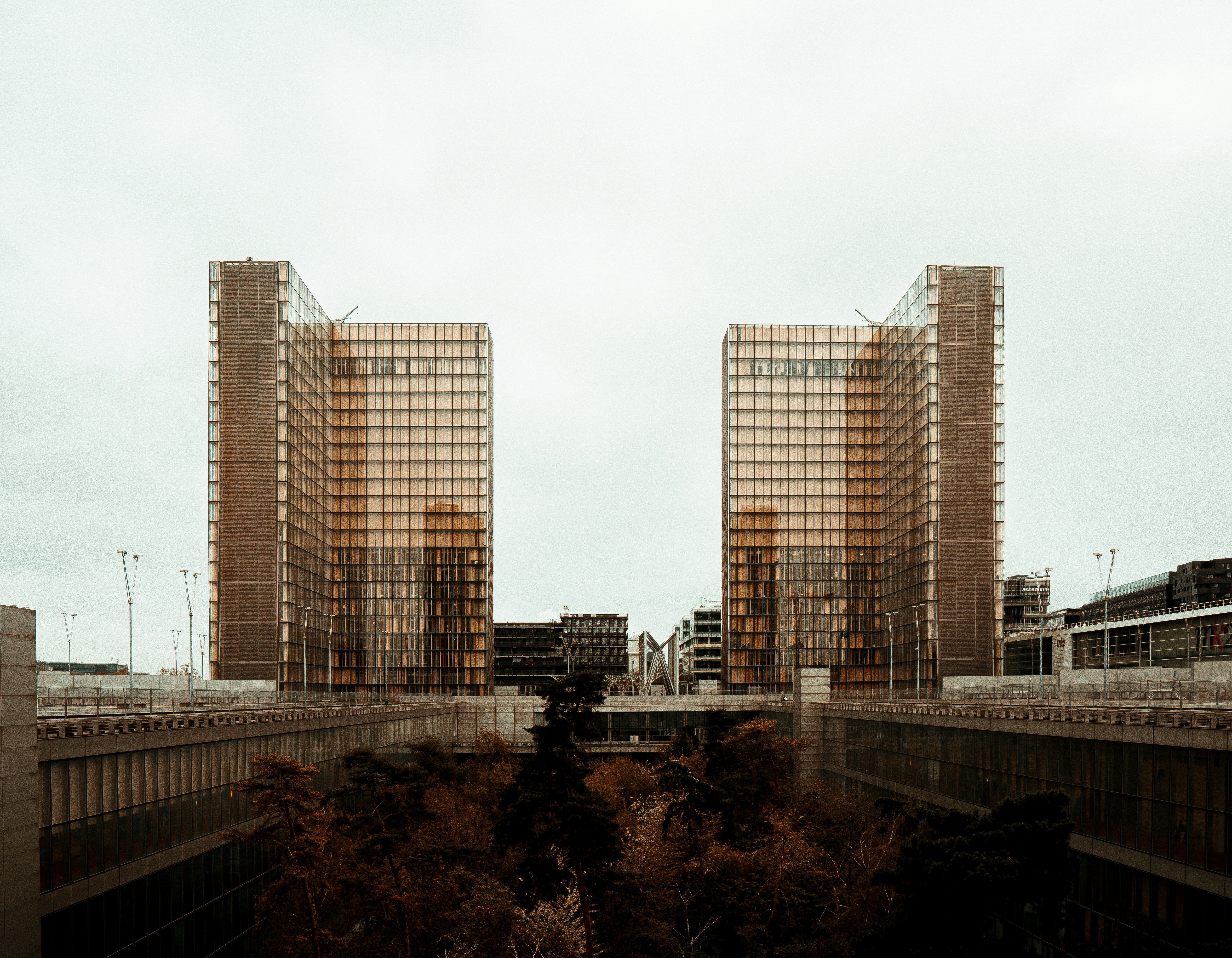 Paris business district skyline