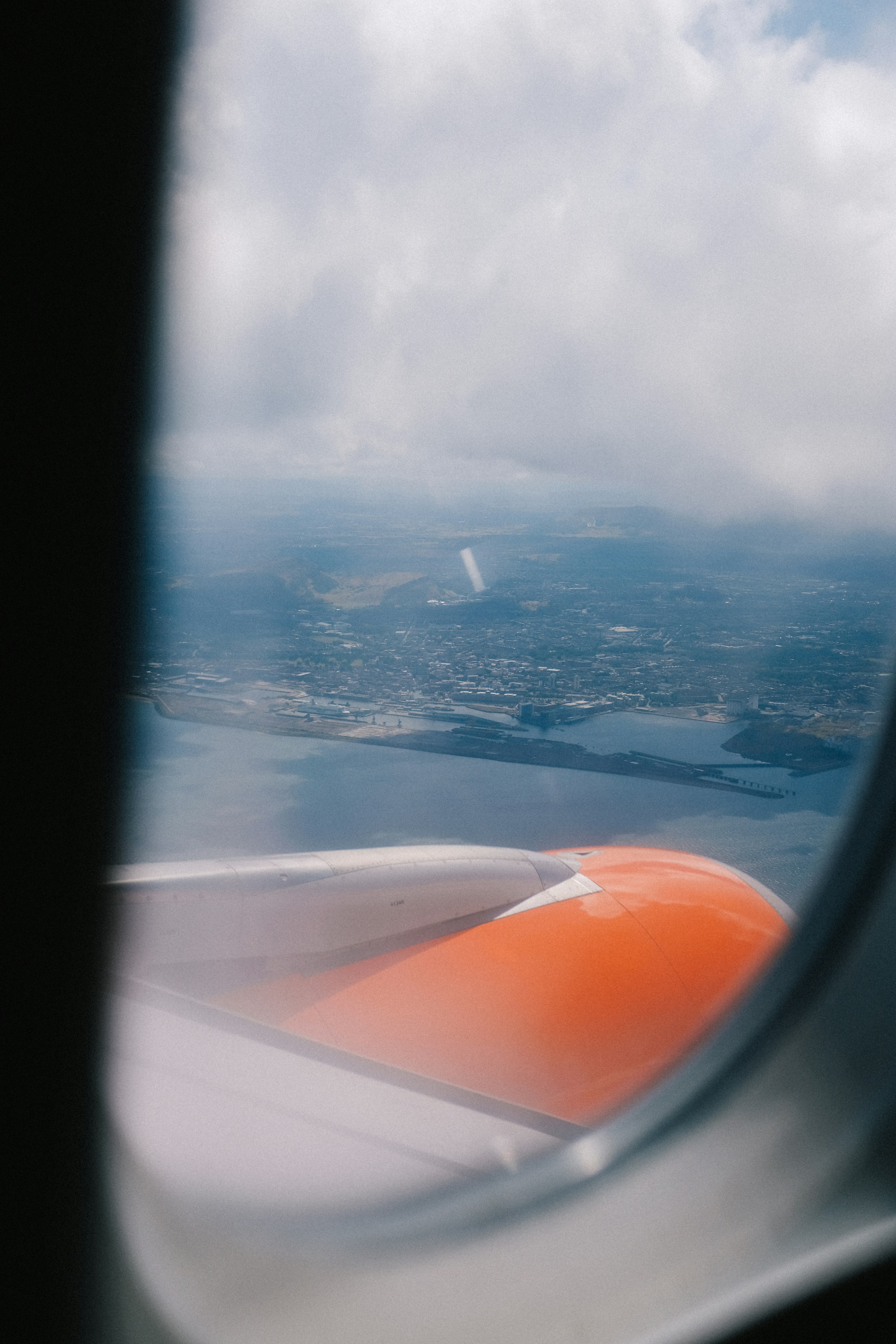 Photo by adrienolichon