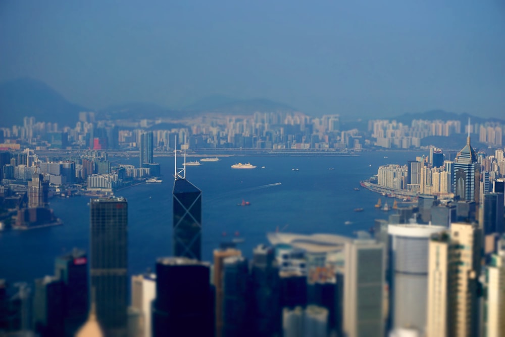 Victoria Peak neben einem Gewässer