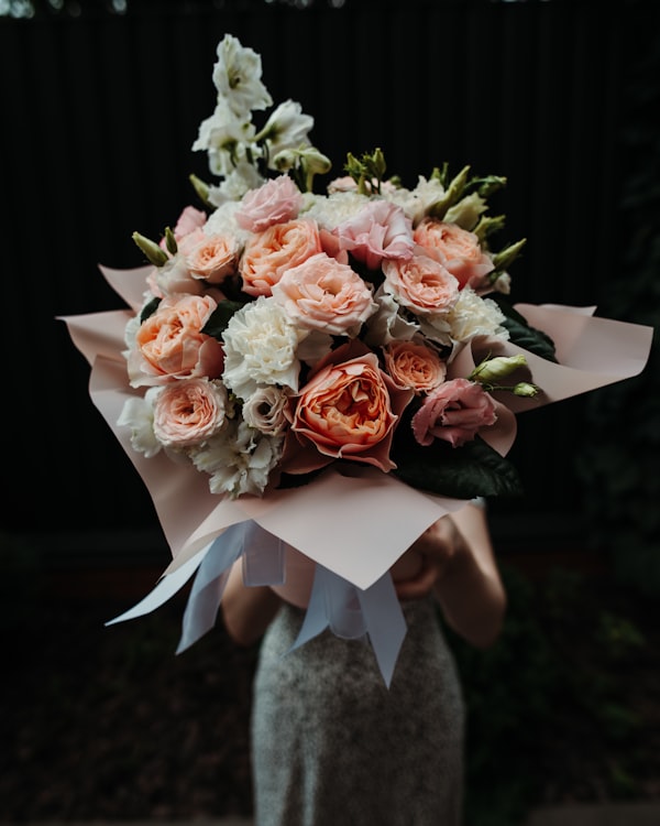 Bouquet con ortensie e nastri