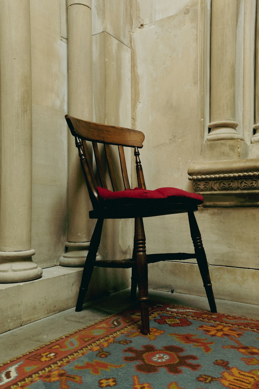 a chair in a room