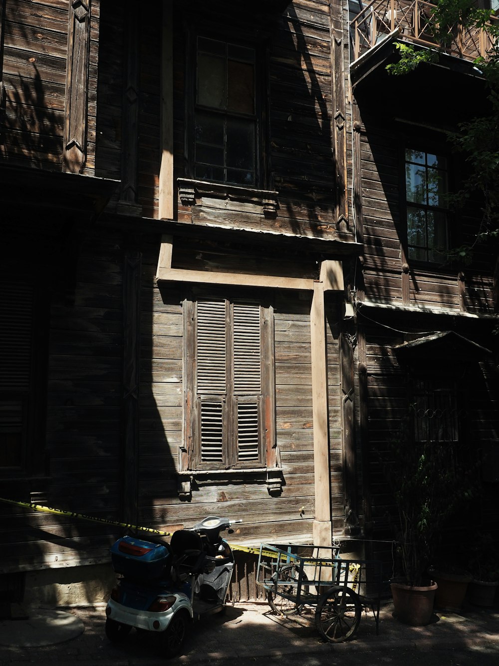 a motorcycle parked outside a building