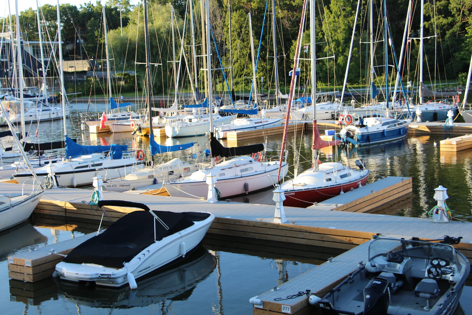 Oakville Ontario lakeside upscale neighborhood