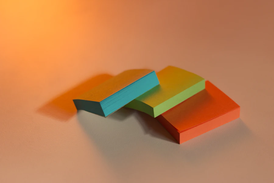 Papéis coloridos para trabalhos criativos