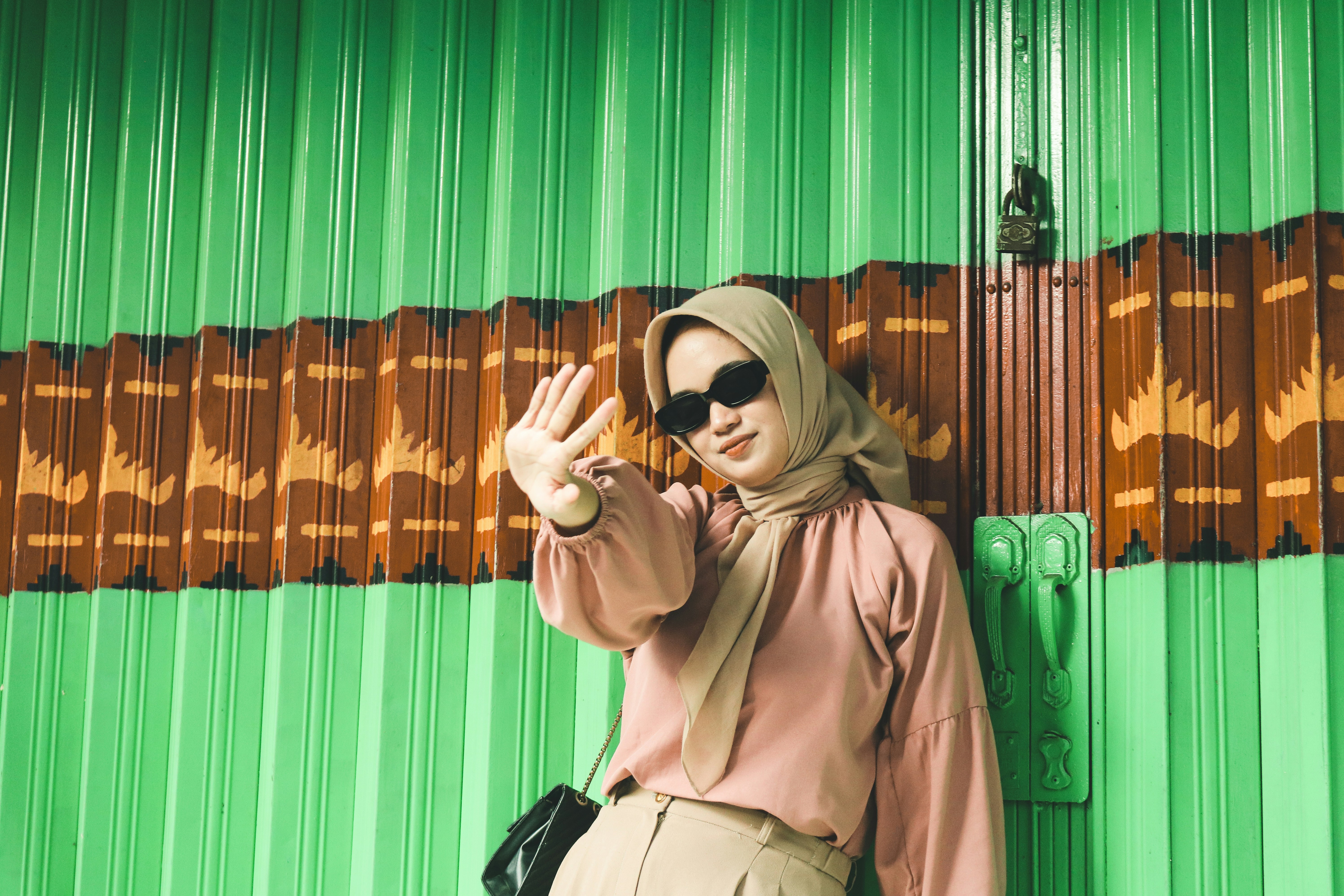 Blazer Linen Wening, tampak samping