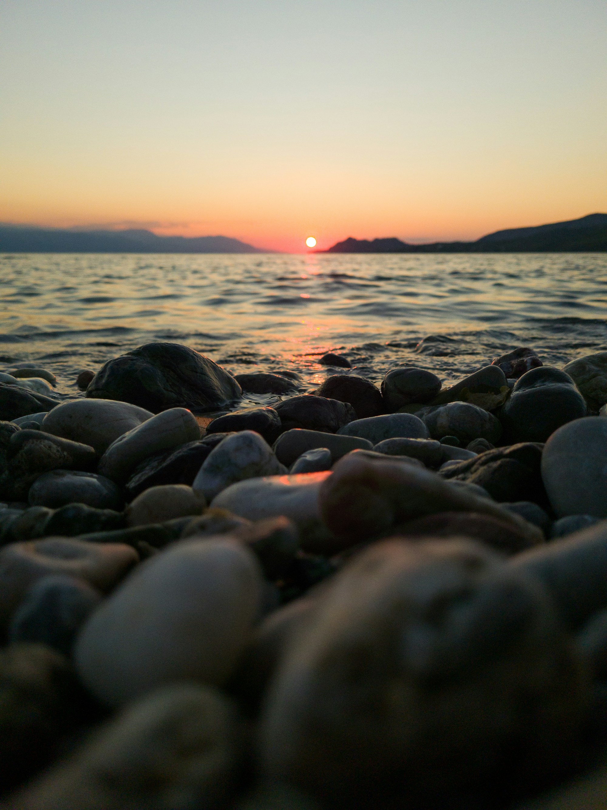 Optimal Weather and Seasons for a Loutraki Visit: A Guide