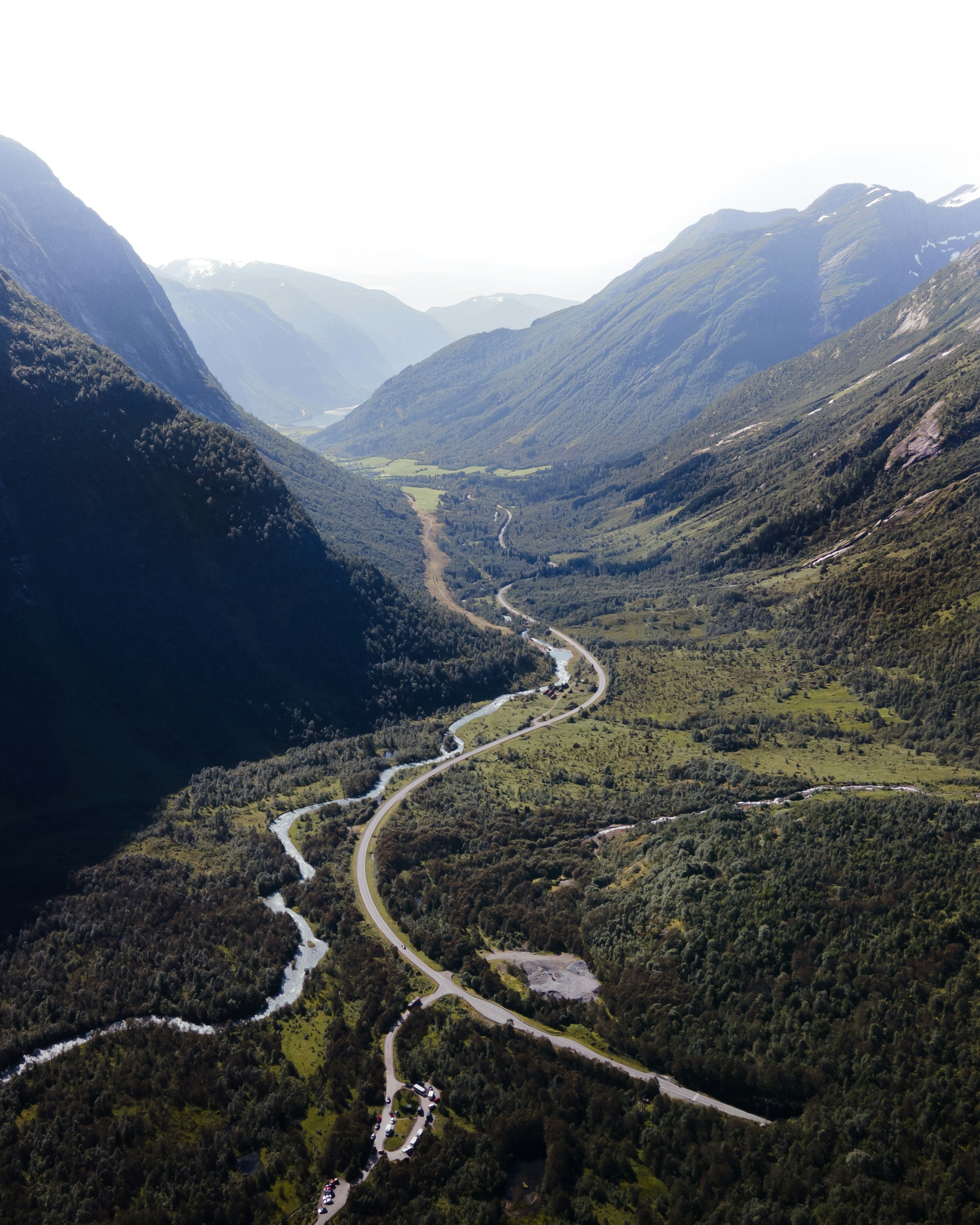 Photo by lachlangowen