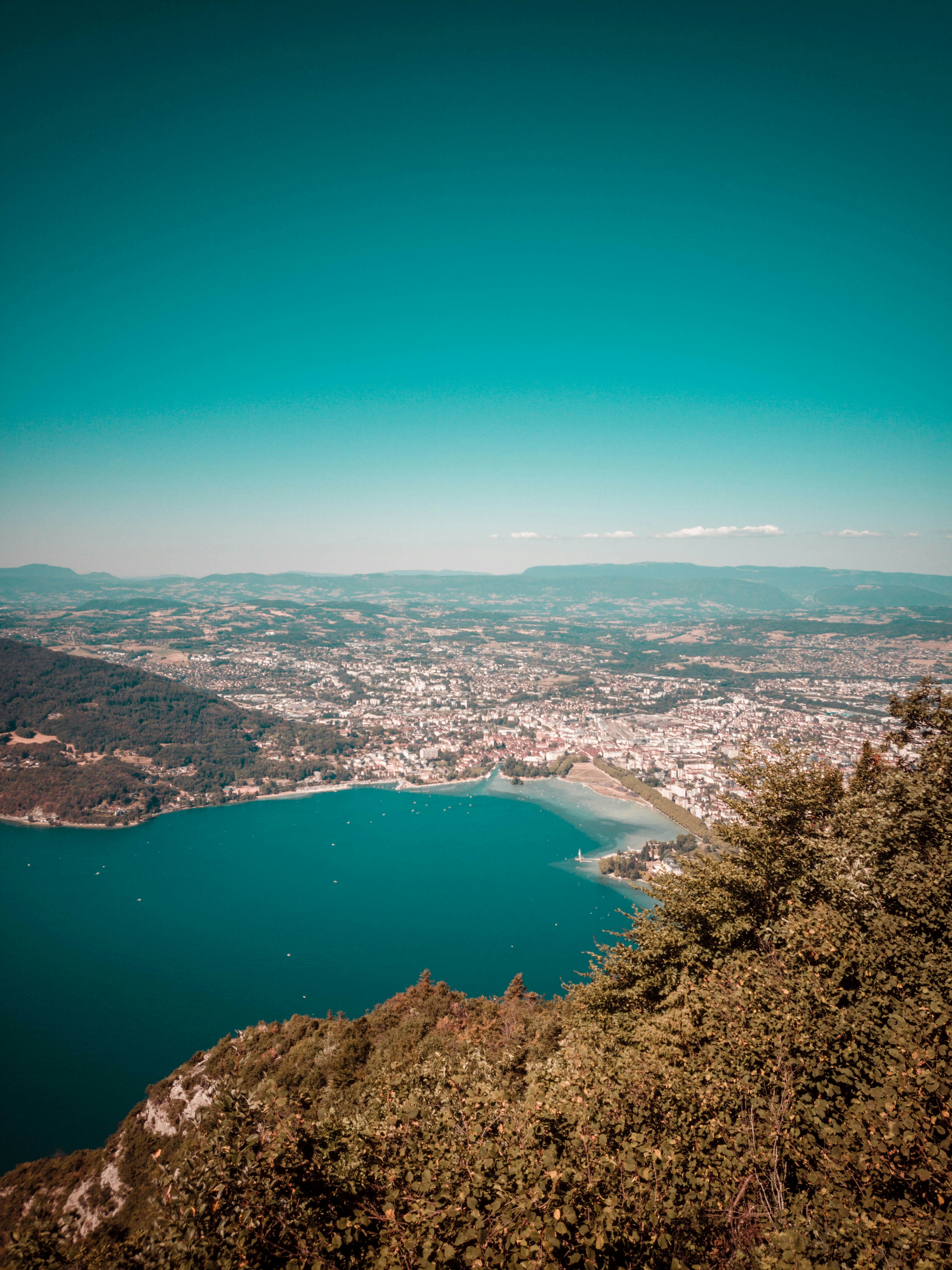 Photo by valentinlacoste