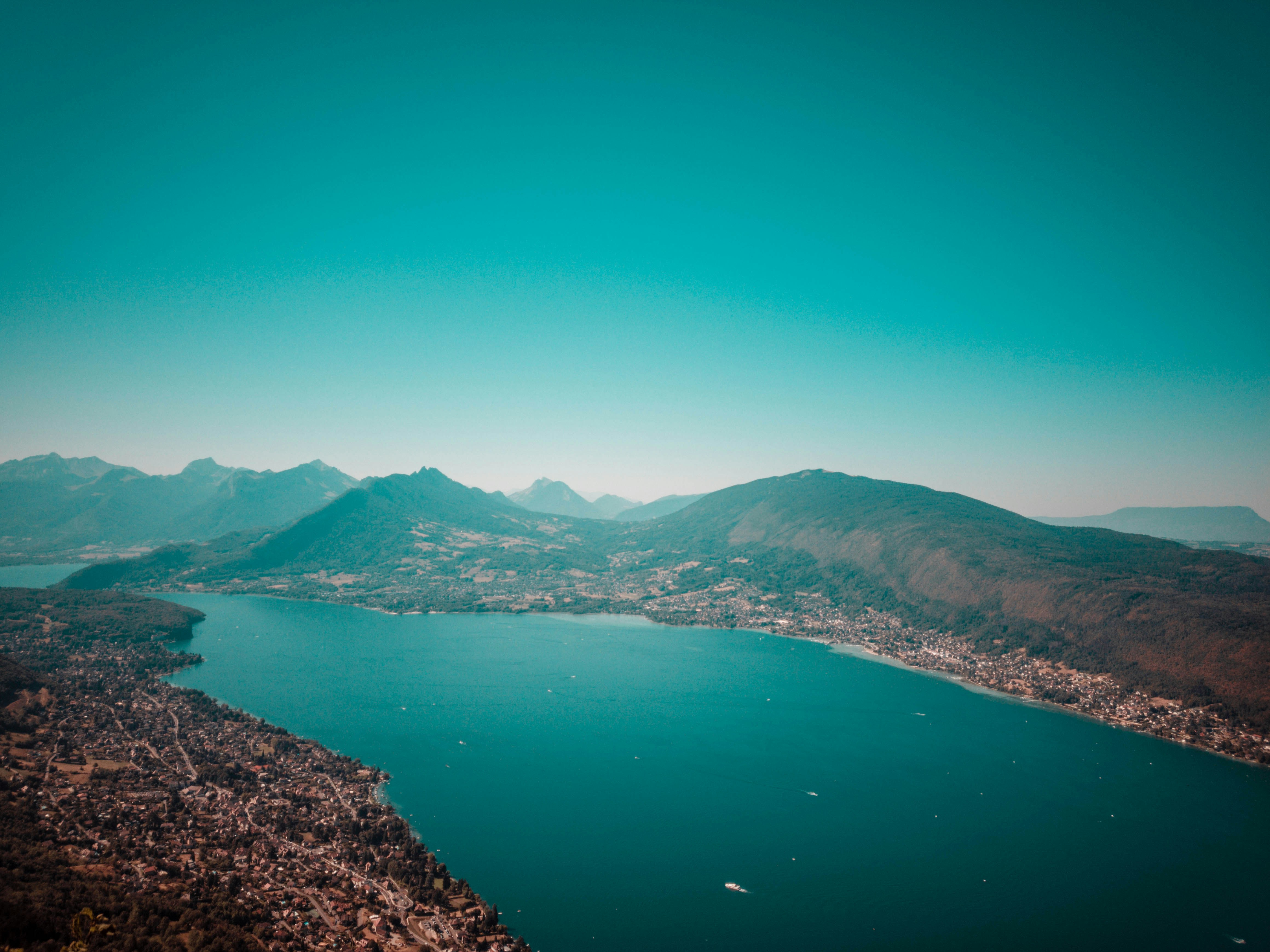 Photo by valentinlacoste