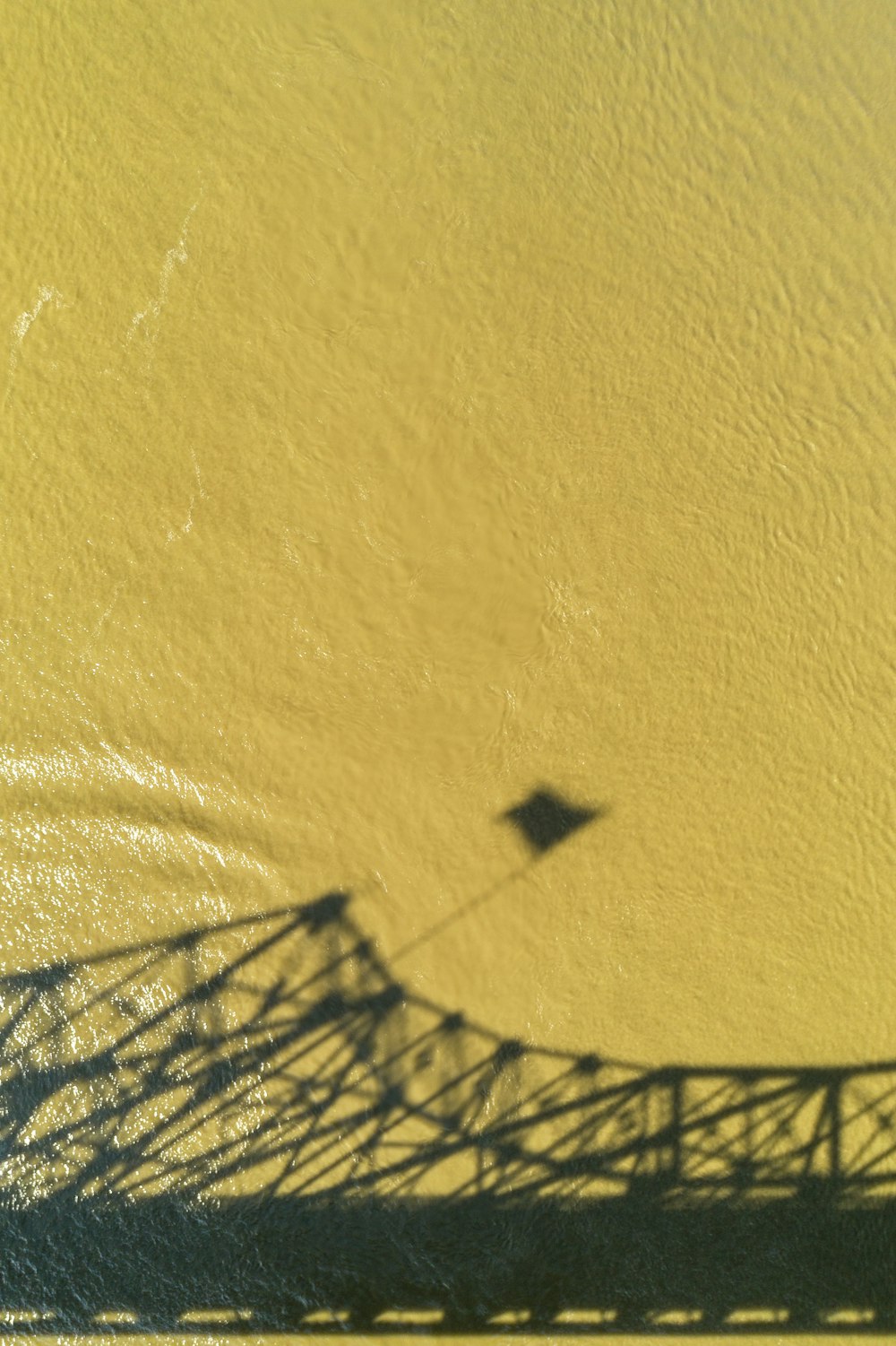 un pont avec une balustrade