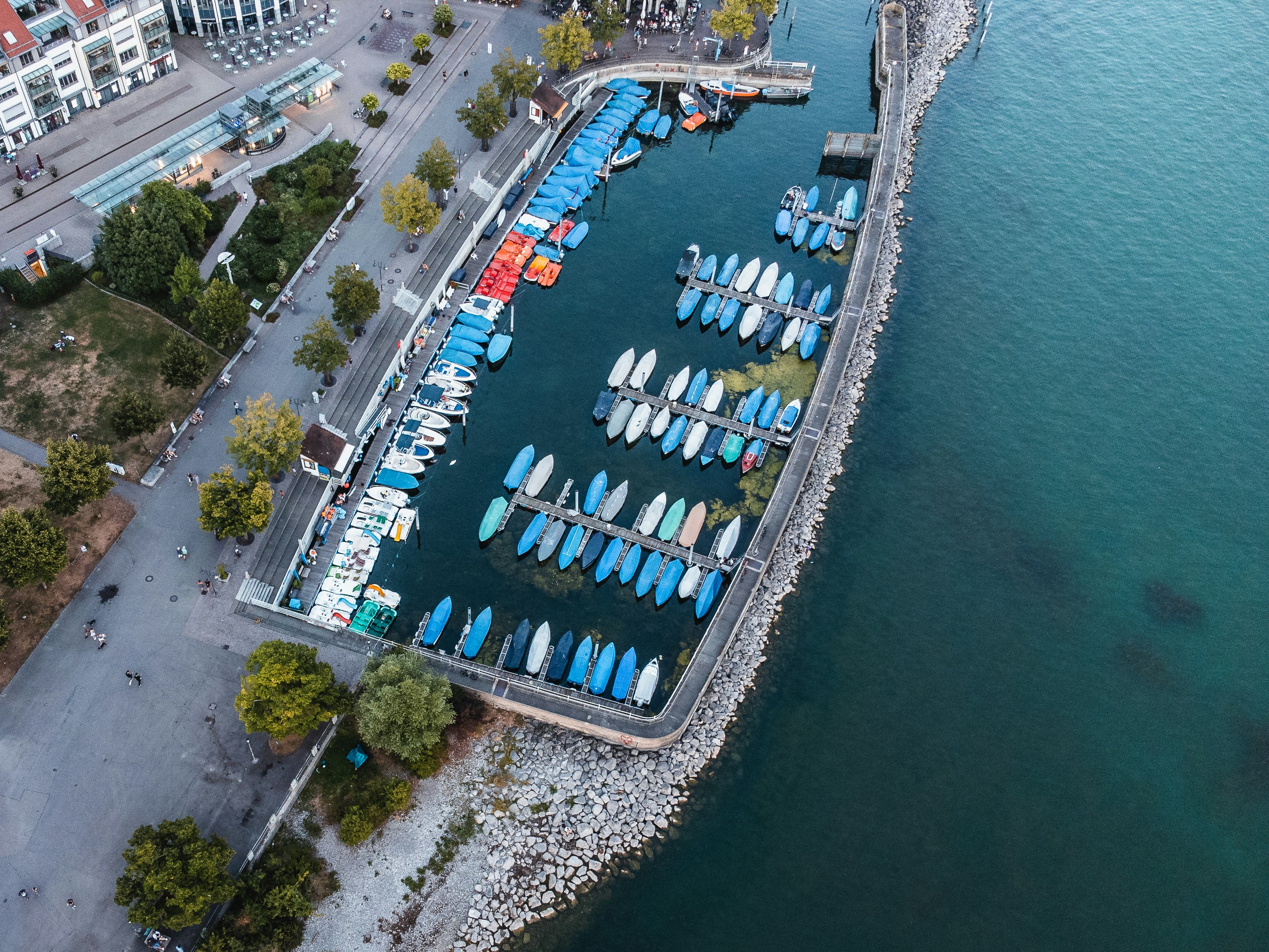 Νέα φωτογραφίες από το νησί του Τζέφρεϊ Έπσταϊν