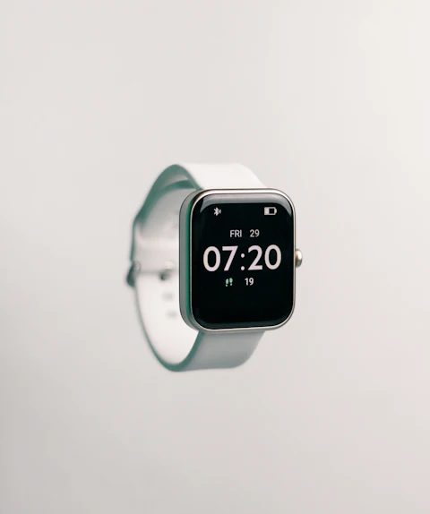 Smartwatch with AMOLED Display
