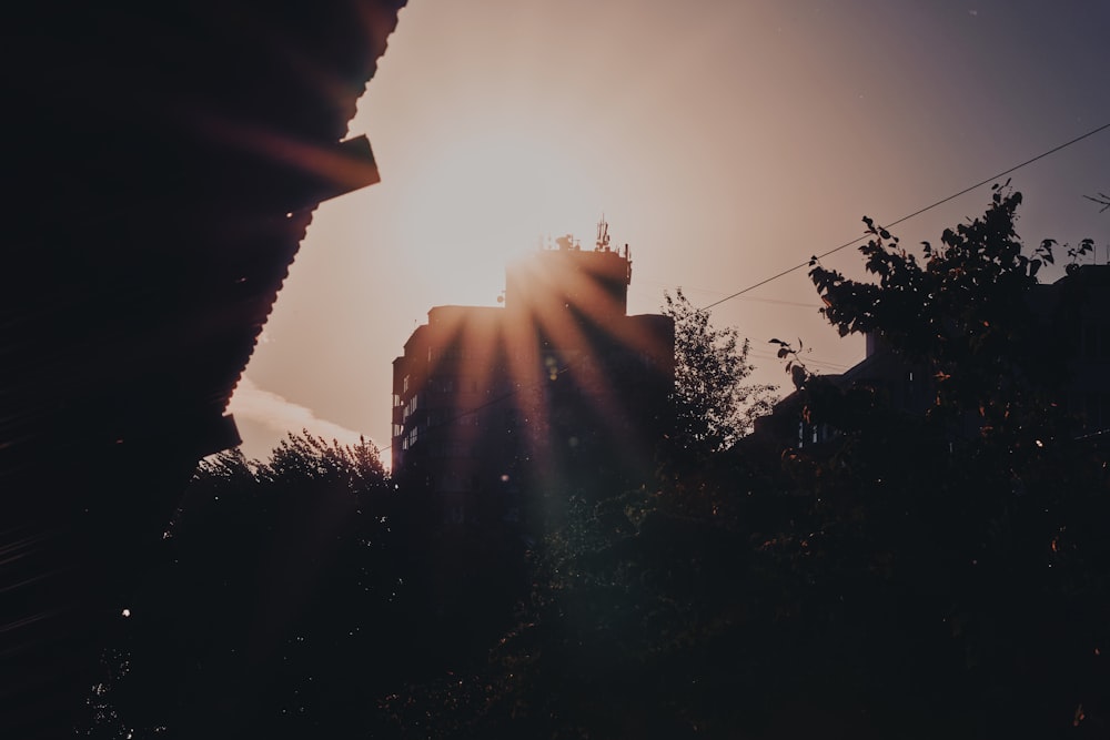 a silhouette of a building