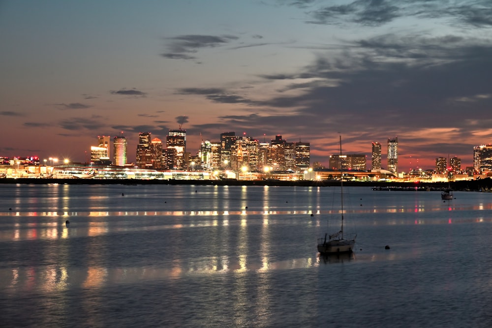 a city skyline at night