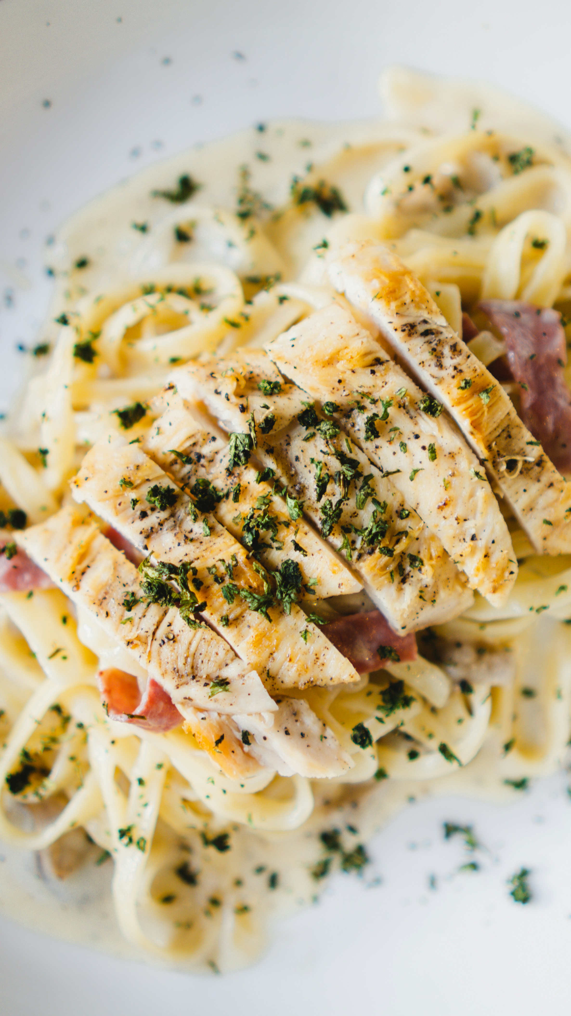 Delicious Creamy Tuscan Chicken Over Pasta: A Step-by-Step Recipe