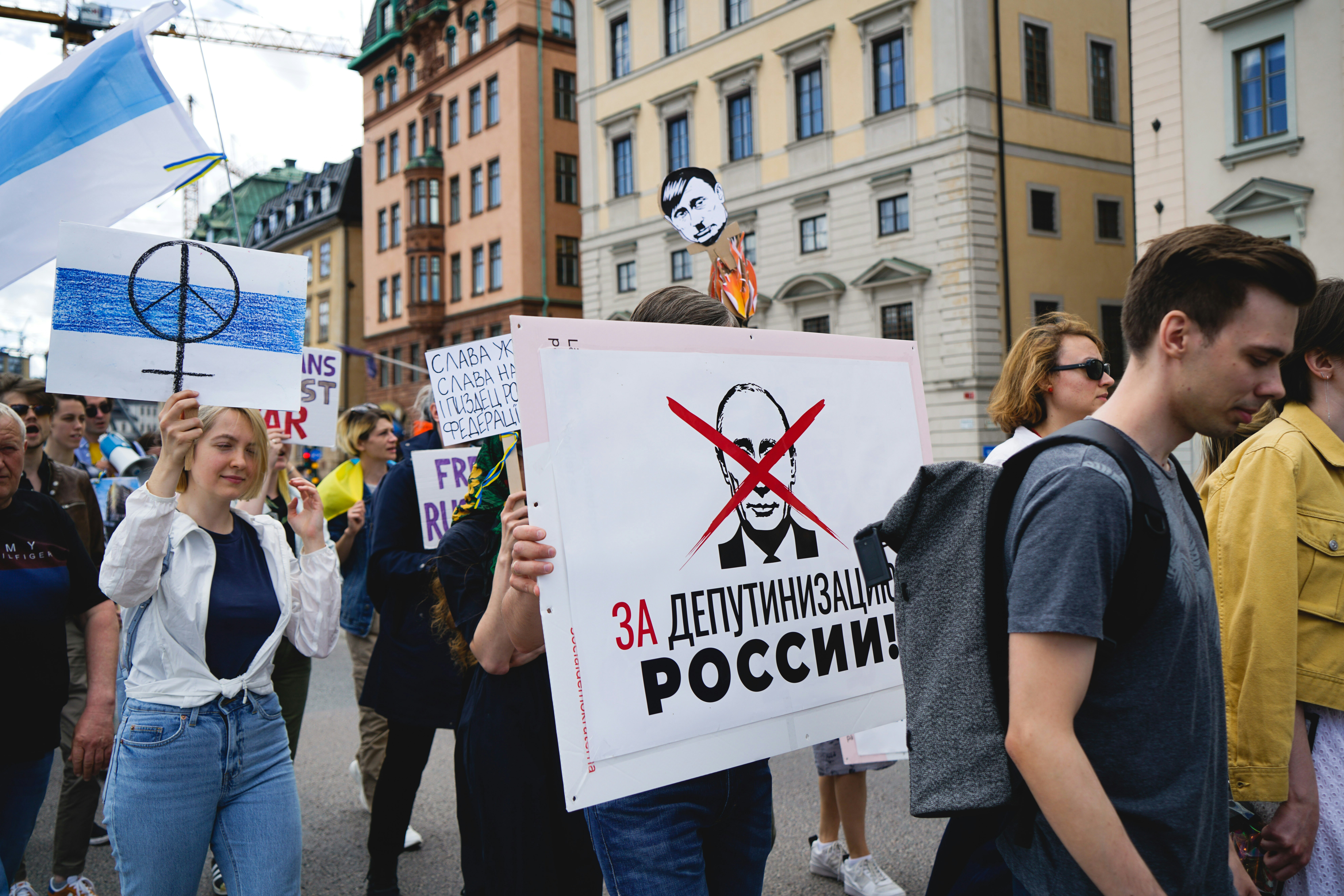 White-blue-white flag,russians against war,anti-war protests,Ukraine war,anti-war protests,Ukraine war, rally