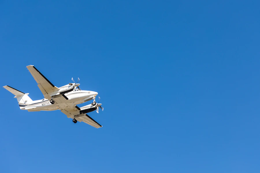 Turboprop charter aircraft, King Air 350 short-runway regional flight