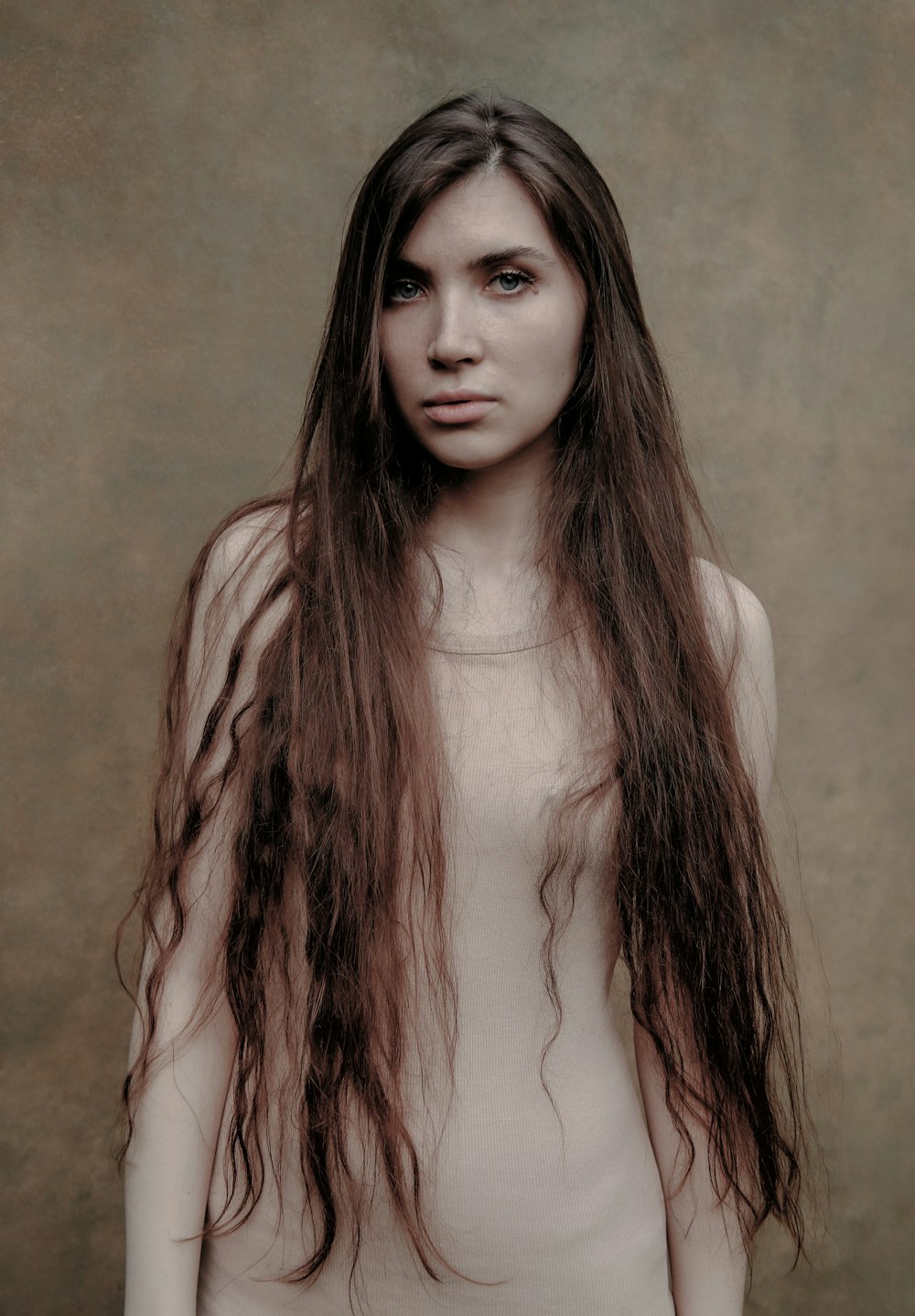 una persona con cabello largo