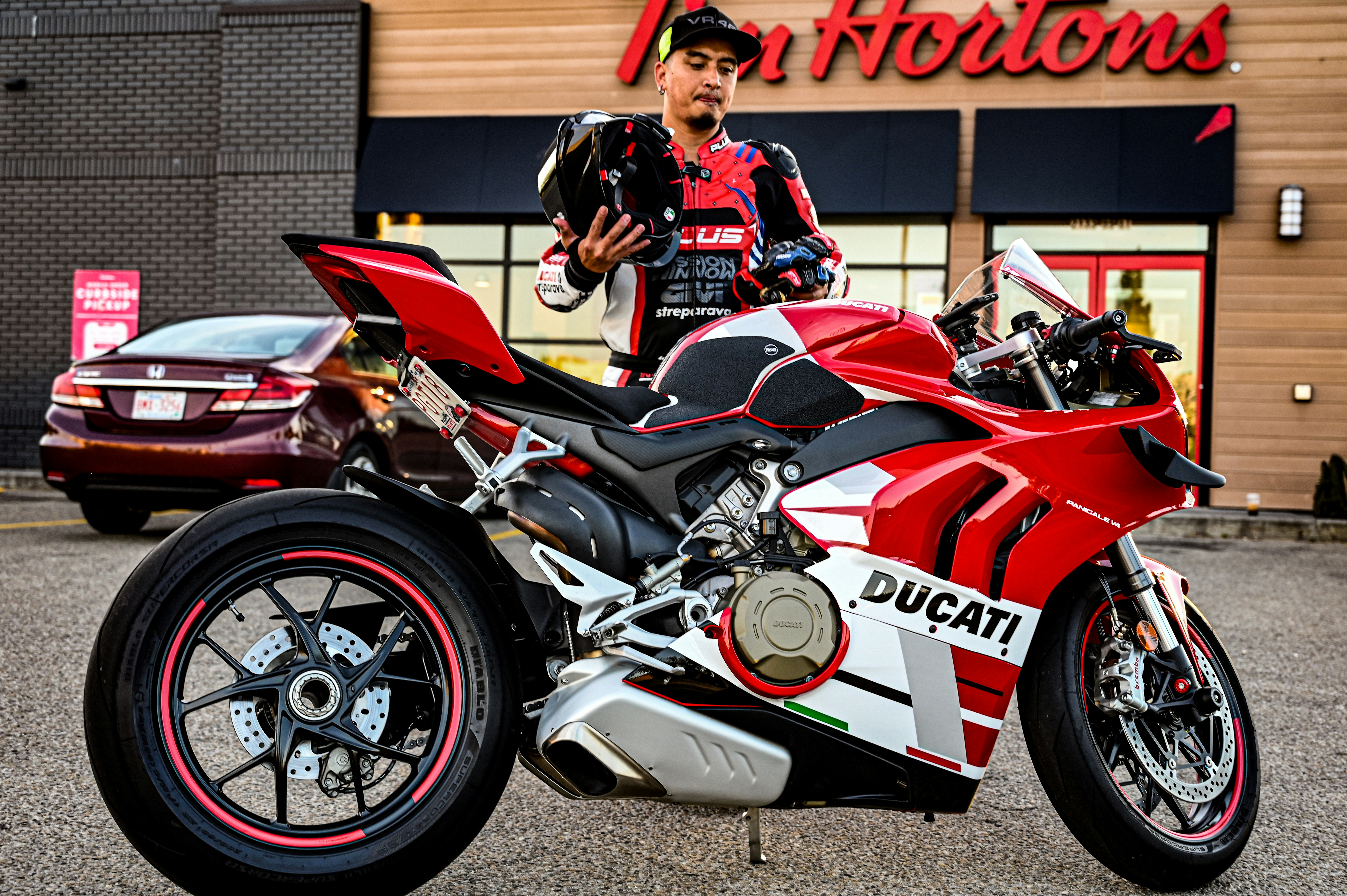 Photo by ronnzymoto