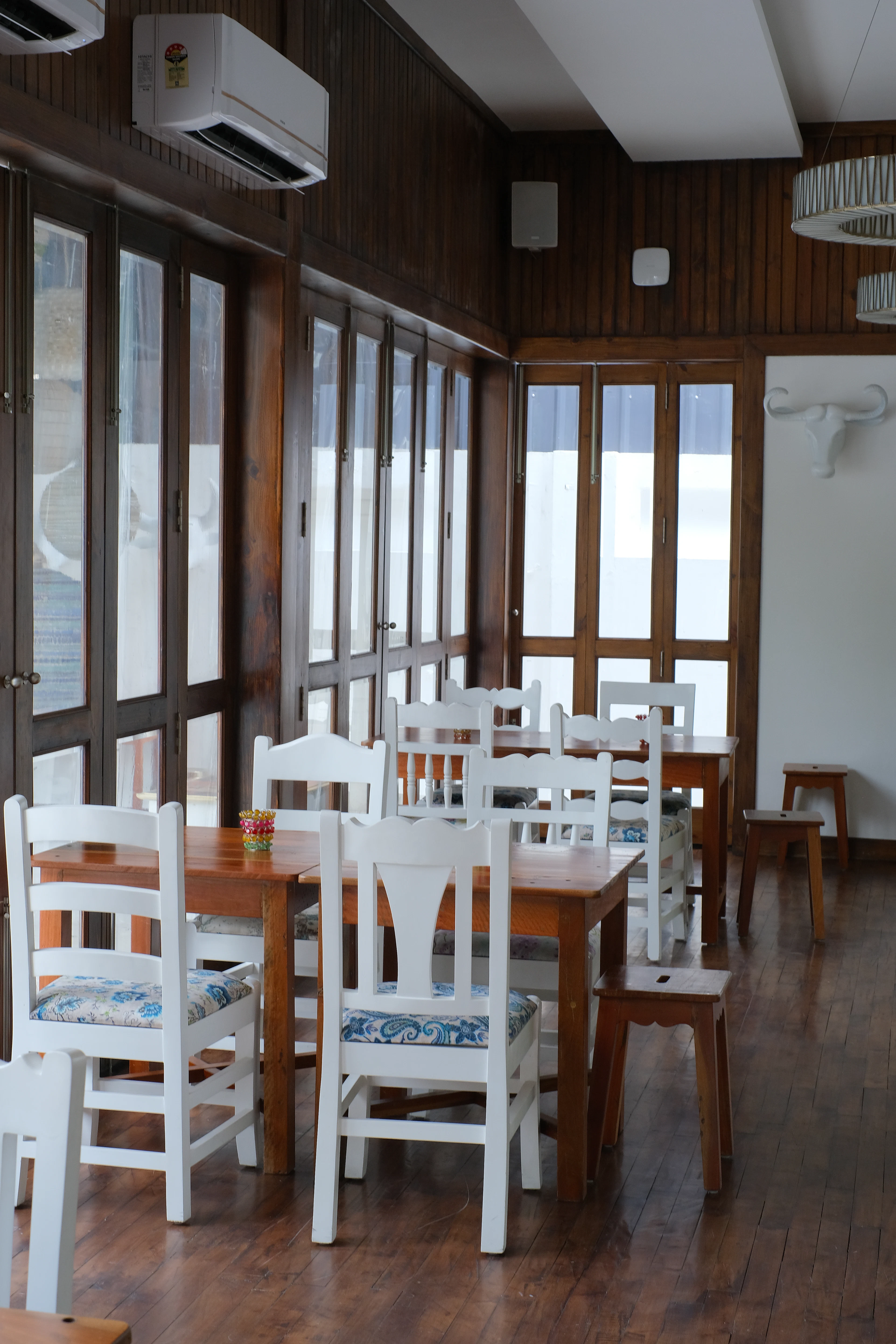 A contemporary restaurant interior