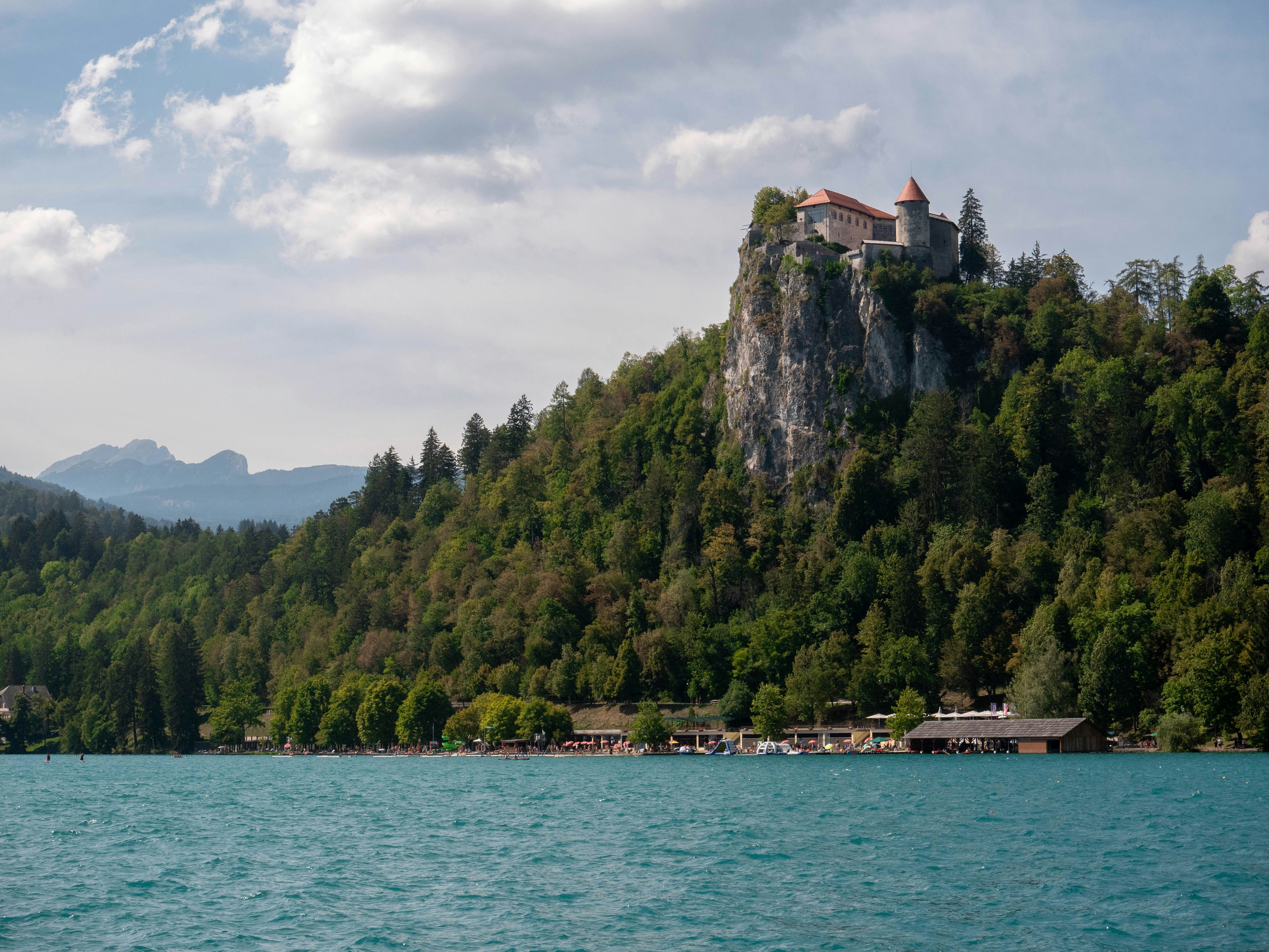 Stay online in the Slovenia with a prepaid eSIM from eSIMlii. Instant activation, no roaming charges, and reliable coverage.