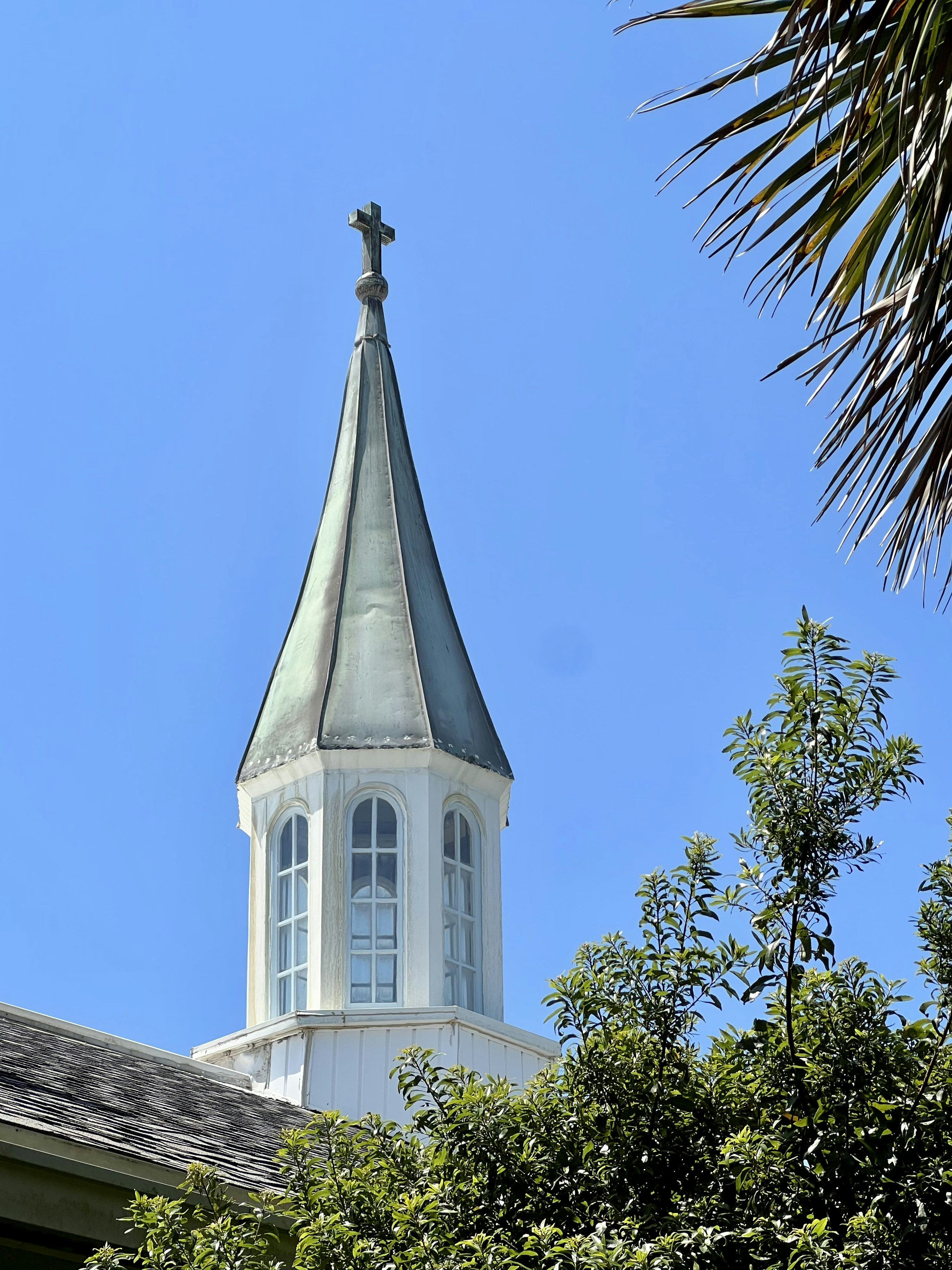 a white building with a steeple