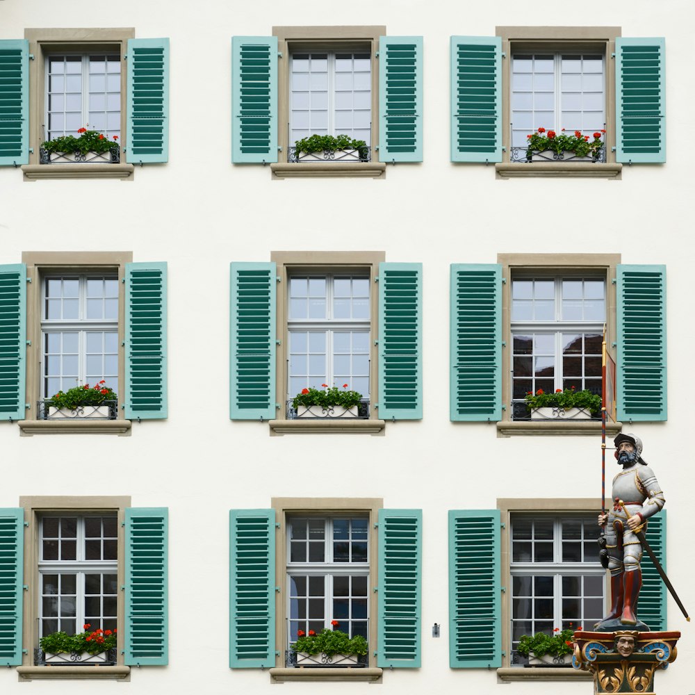 a building with many windows